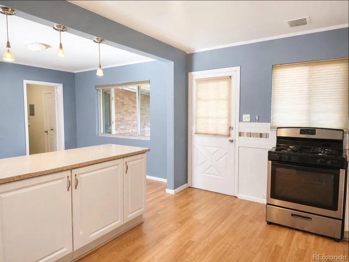 700 Toledo Street Aurora CO 80011 | MLS #REC9669849 06202026195350 1200 6