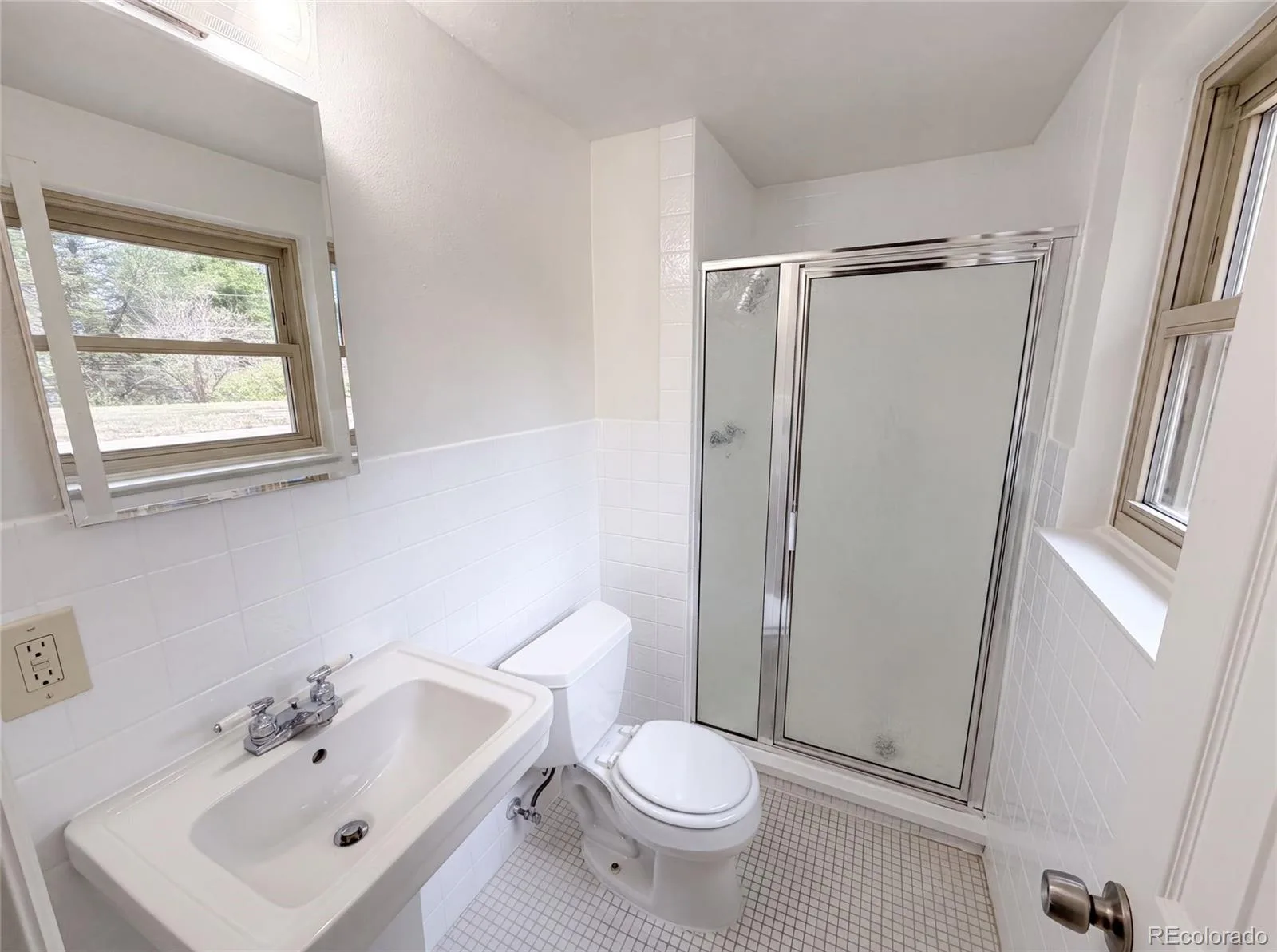 885 W 7th Avenue Drive Broomfield CO 80020 | MLS #REC9674989 07242026213802 1600 16