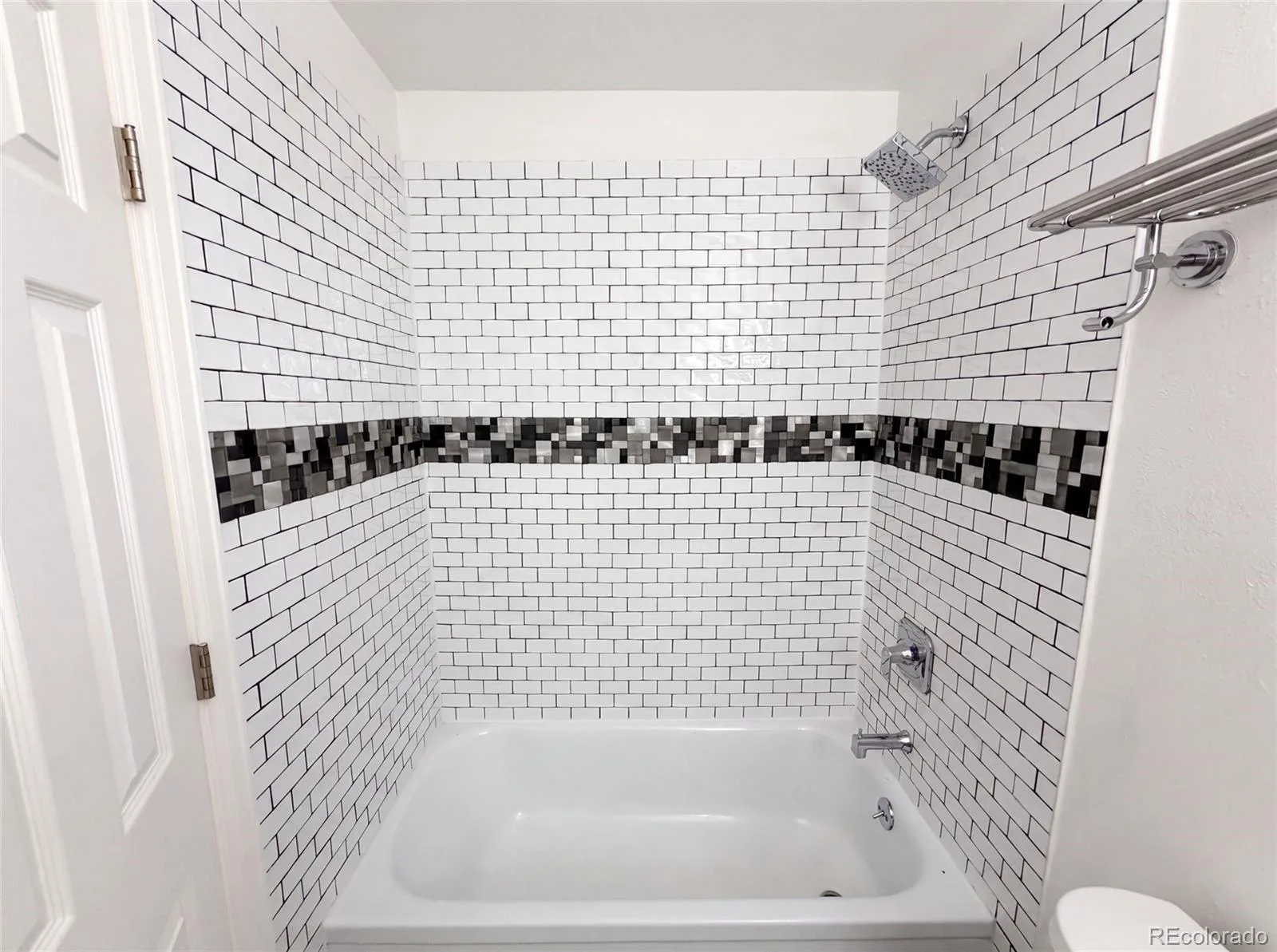 885 W 7th Avenue Drive Broomfield CO 80020 | MLS #REC9674989 07242026213802 1600 18