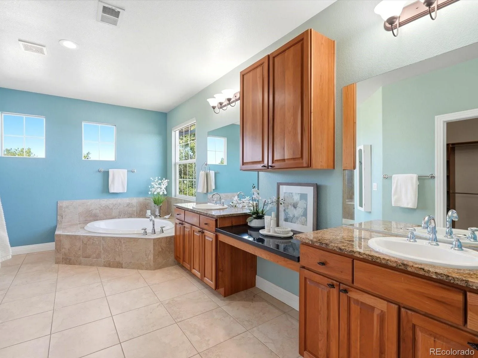 14802 Snowcrest Drive Broomfield CO 80023 | MLS #REC9677231 07232026032345 1600 6