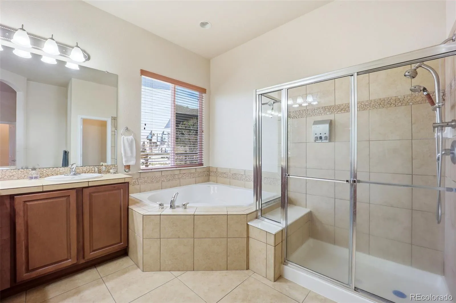 15699 E 108th Avenue Commerce City CO 80022 | MLS #REC9678172 04262026153625 1600 29