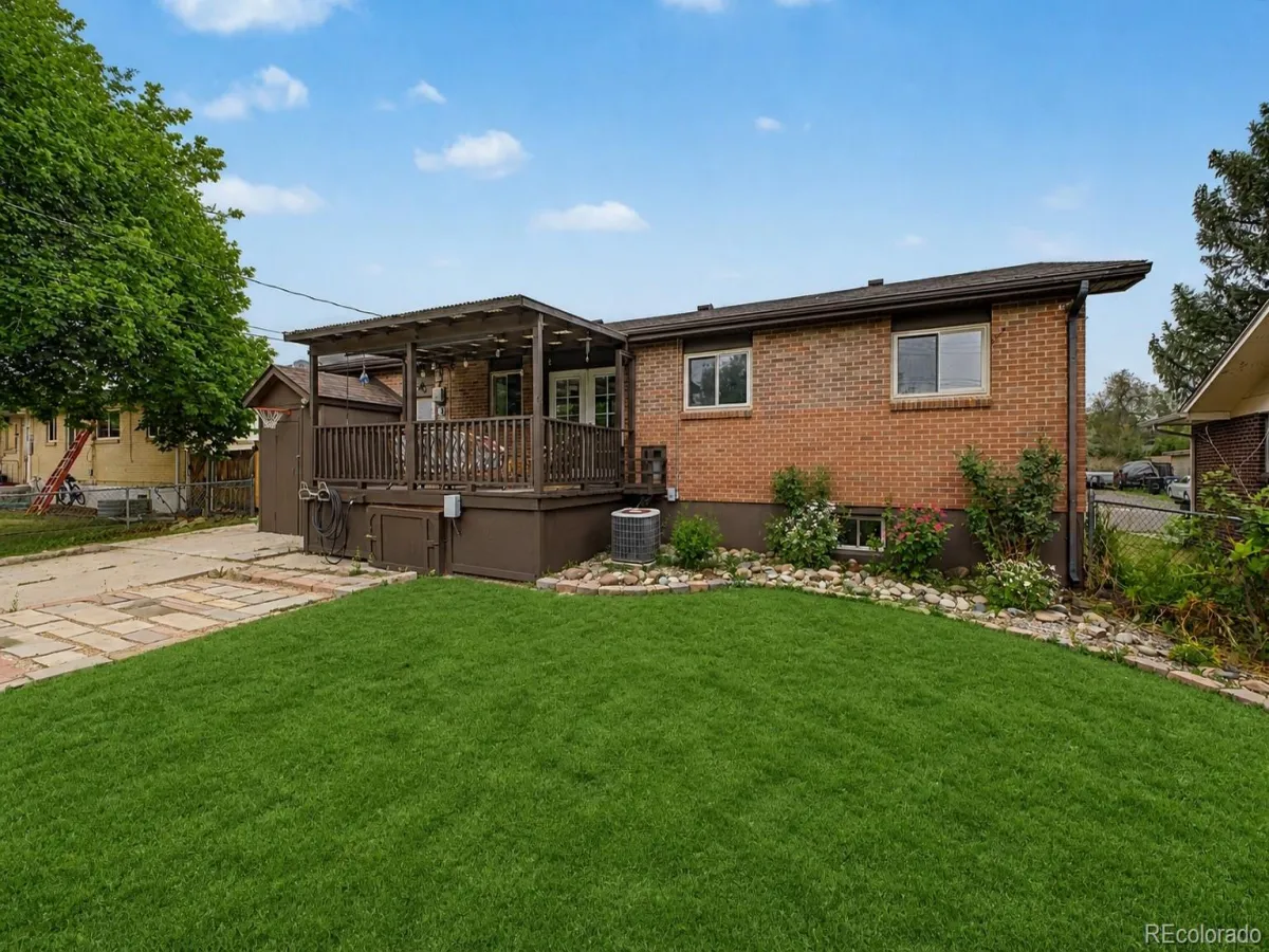 1521 Lamplighter Drive Longmont CO 80501 MLS #REC9685507 05052026225047 1200 17