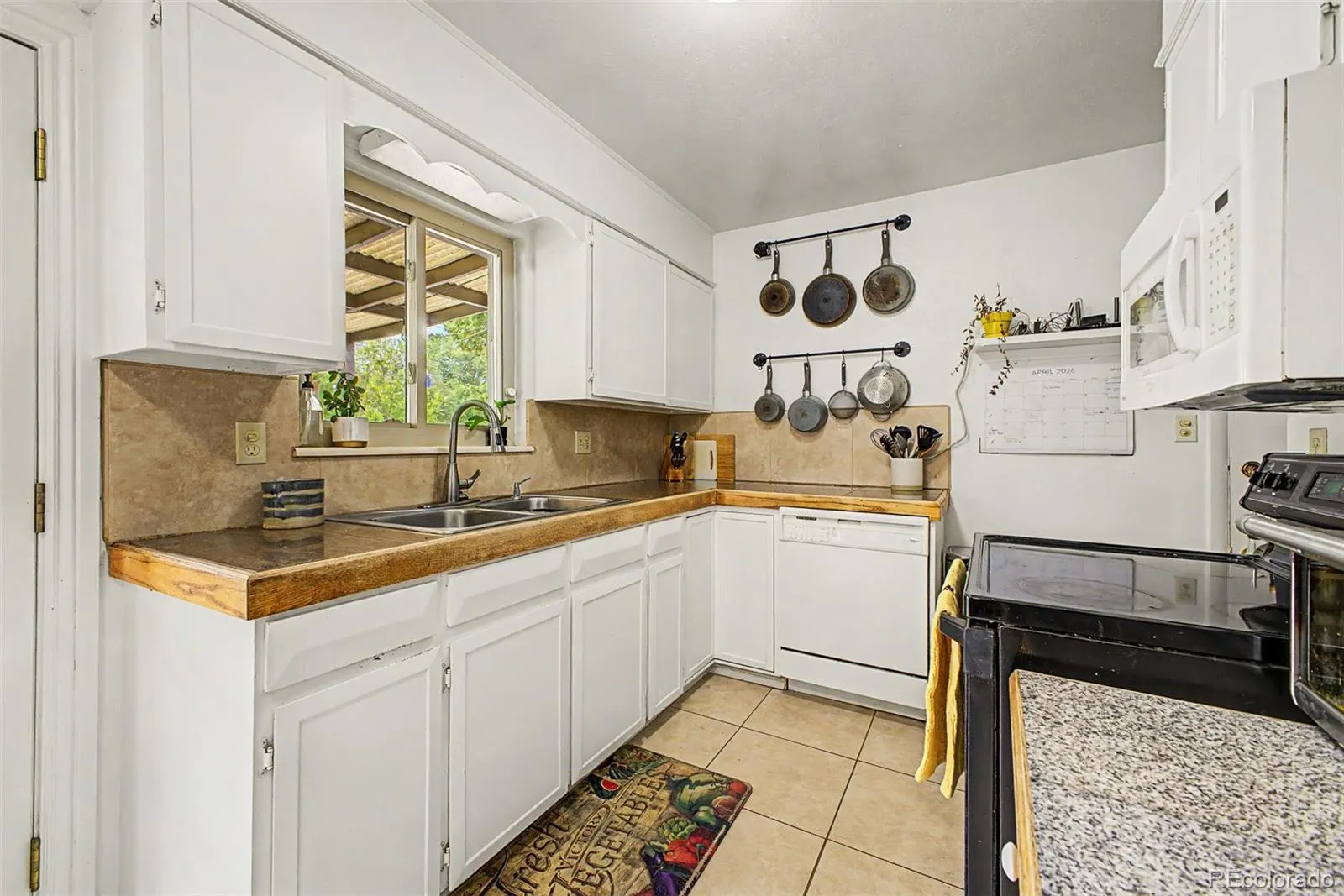 1521 Lamplighter Drive Longmont CO 80501 MLS #REC9685507 05052026225047 1600 6