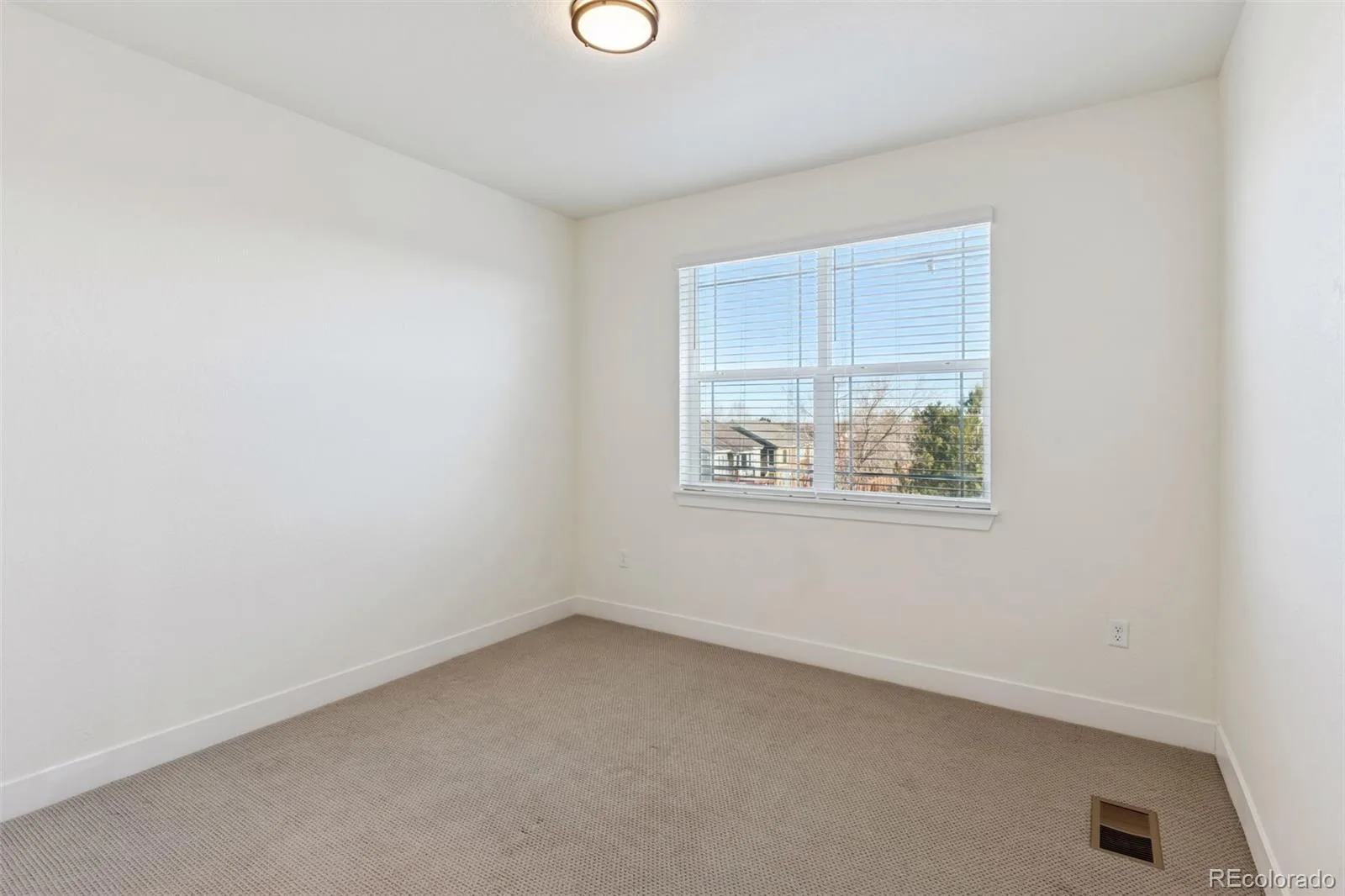 8848 S Kipling Way #205 Littleton CO 80127 | MLS #REC9685872 08272026163847 1600 28