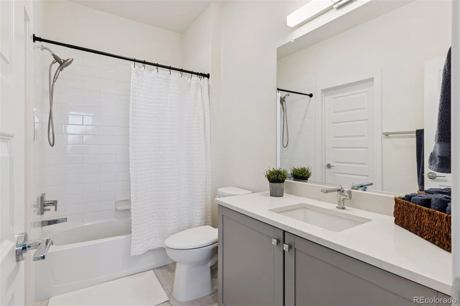 8848 S Kipling Way #205 Littleton CO 80127 | MLS #REC9685872 08272026163847 1600 30