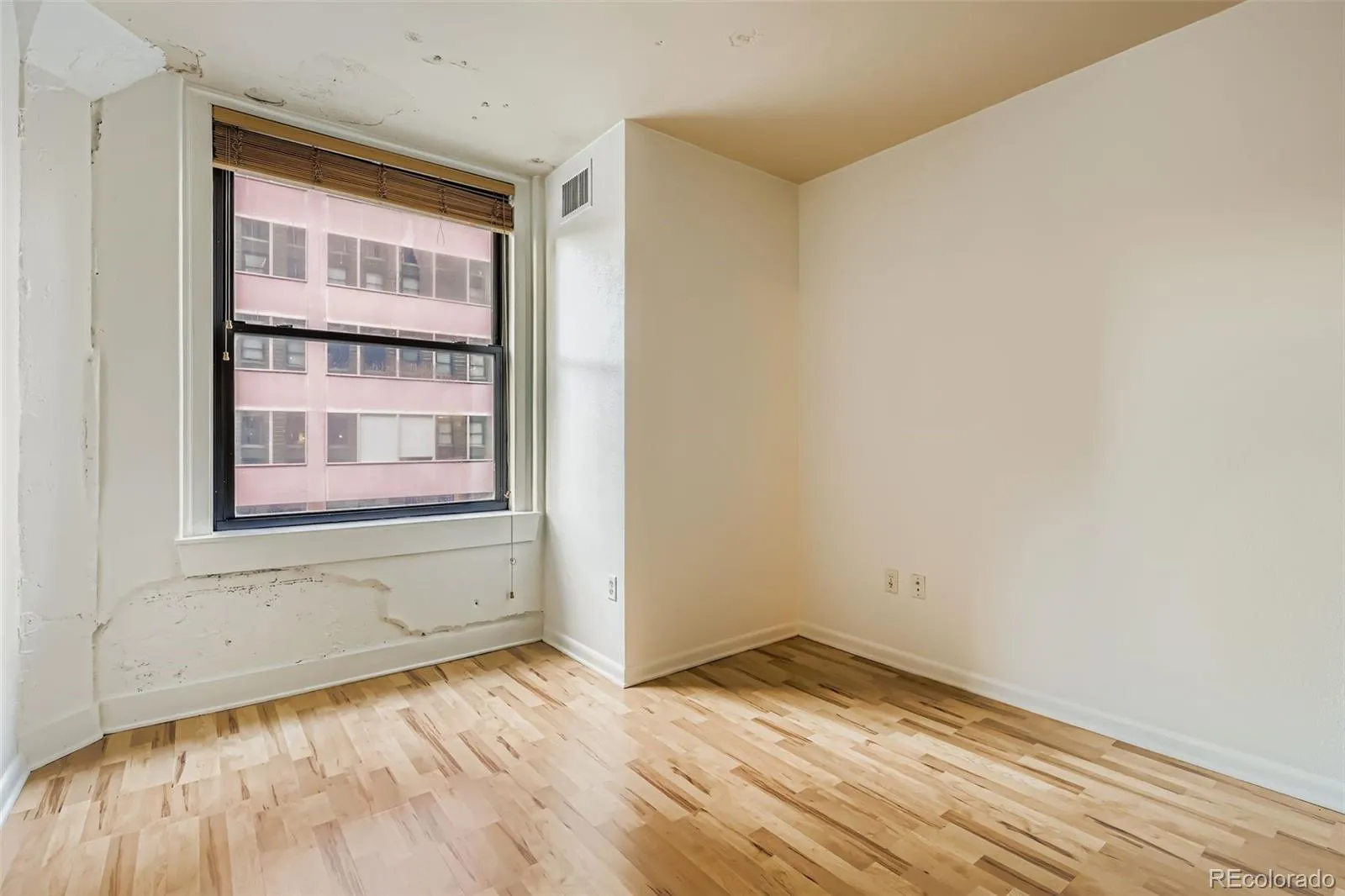 444 17th Street #404 Denver CO 80202 MLS #REC9692075 05282026042921 1600 13