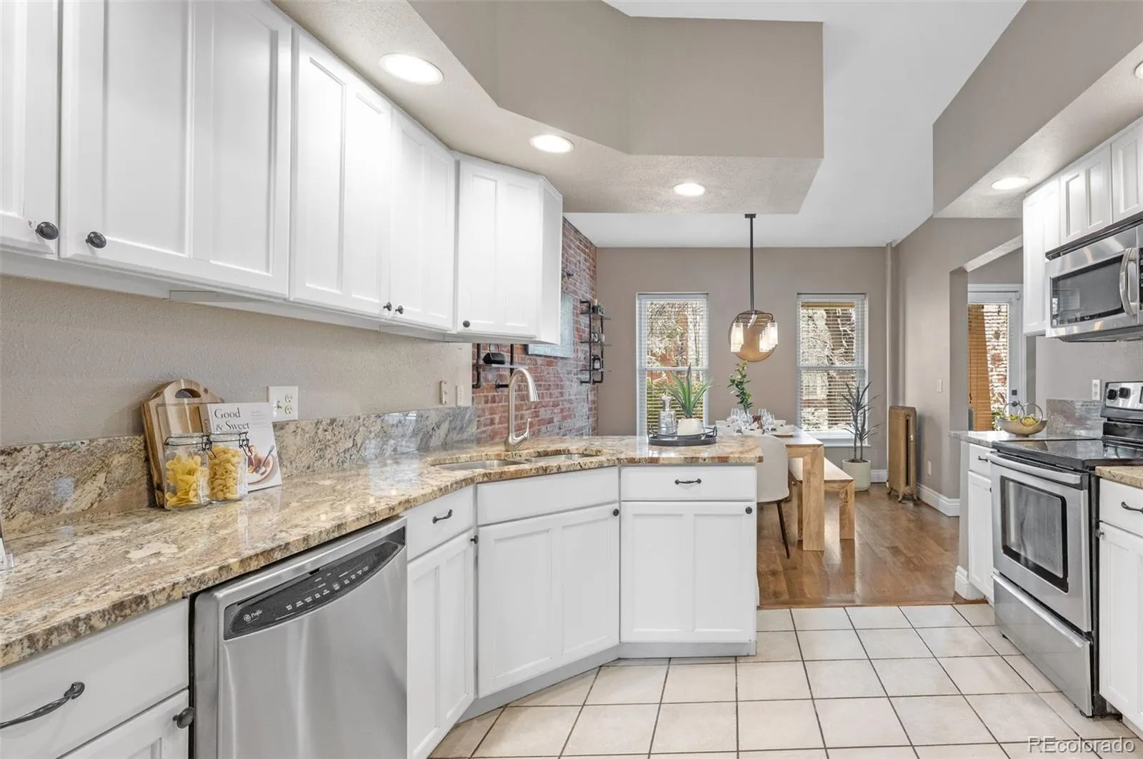 1100 N Logan Street #1 Denver CO 80203 MLS #REC9692385 04242026165238 1600 1