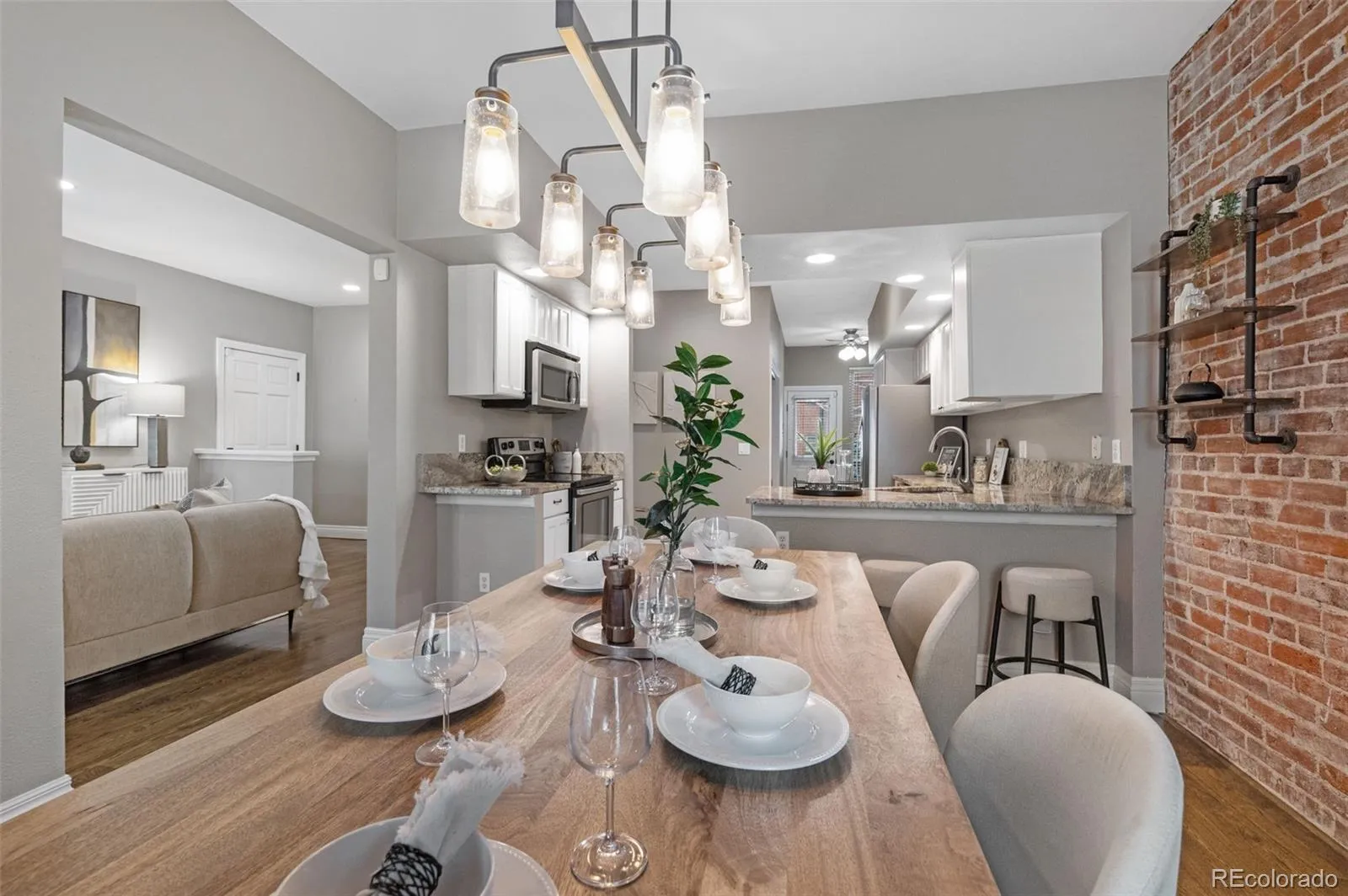 1100 N Logan Street #1 Denver CO 80203 MLS #REC9692385 04242026165238 1600 5