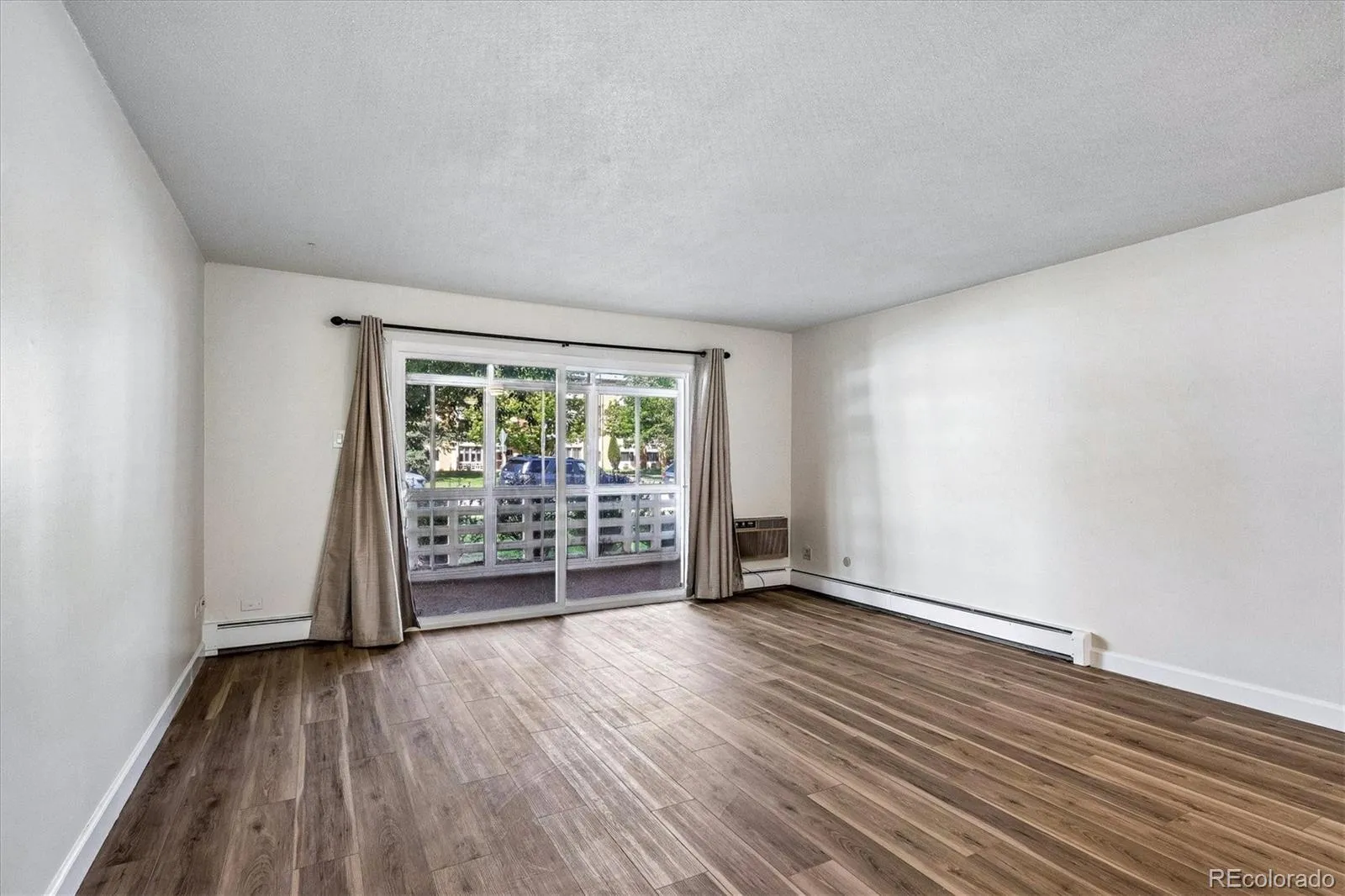 610 S Alton Way #11A Denver CO 80247 MLS #REC9692399 05282026020905 1600 4