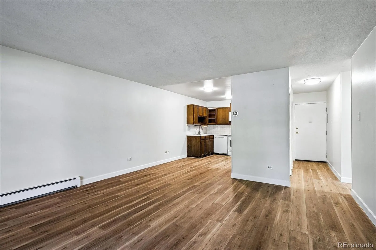 610 S Alton Way #11A Denver CO 80247 MLS #REC9692399 05282026020905 1600 5