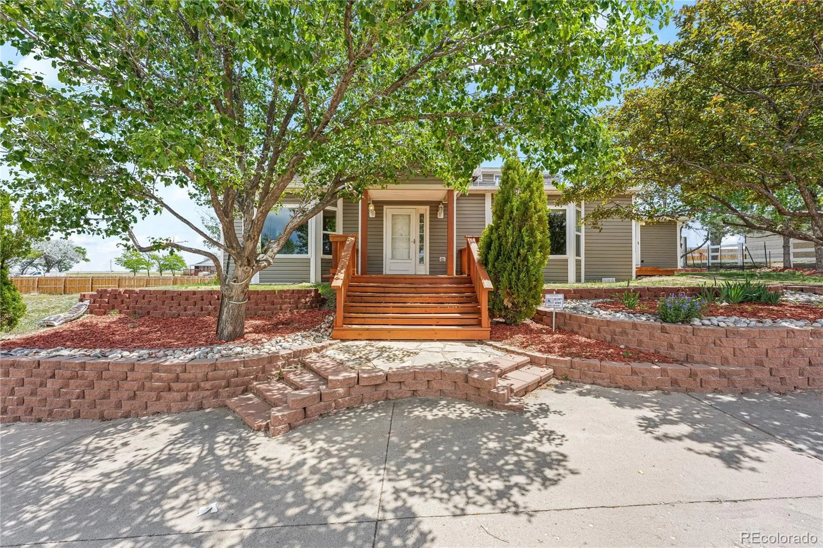 21400 E 11th Avenue Aurora CO 80018 | MLS #REC9696221 08142026233649 1600 38