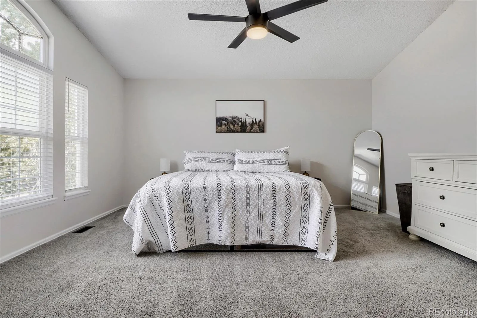 5121 S Lisbon Way Centennial CO 80015 MLS #REC9696512 06122026075334 1600 22