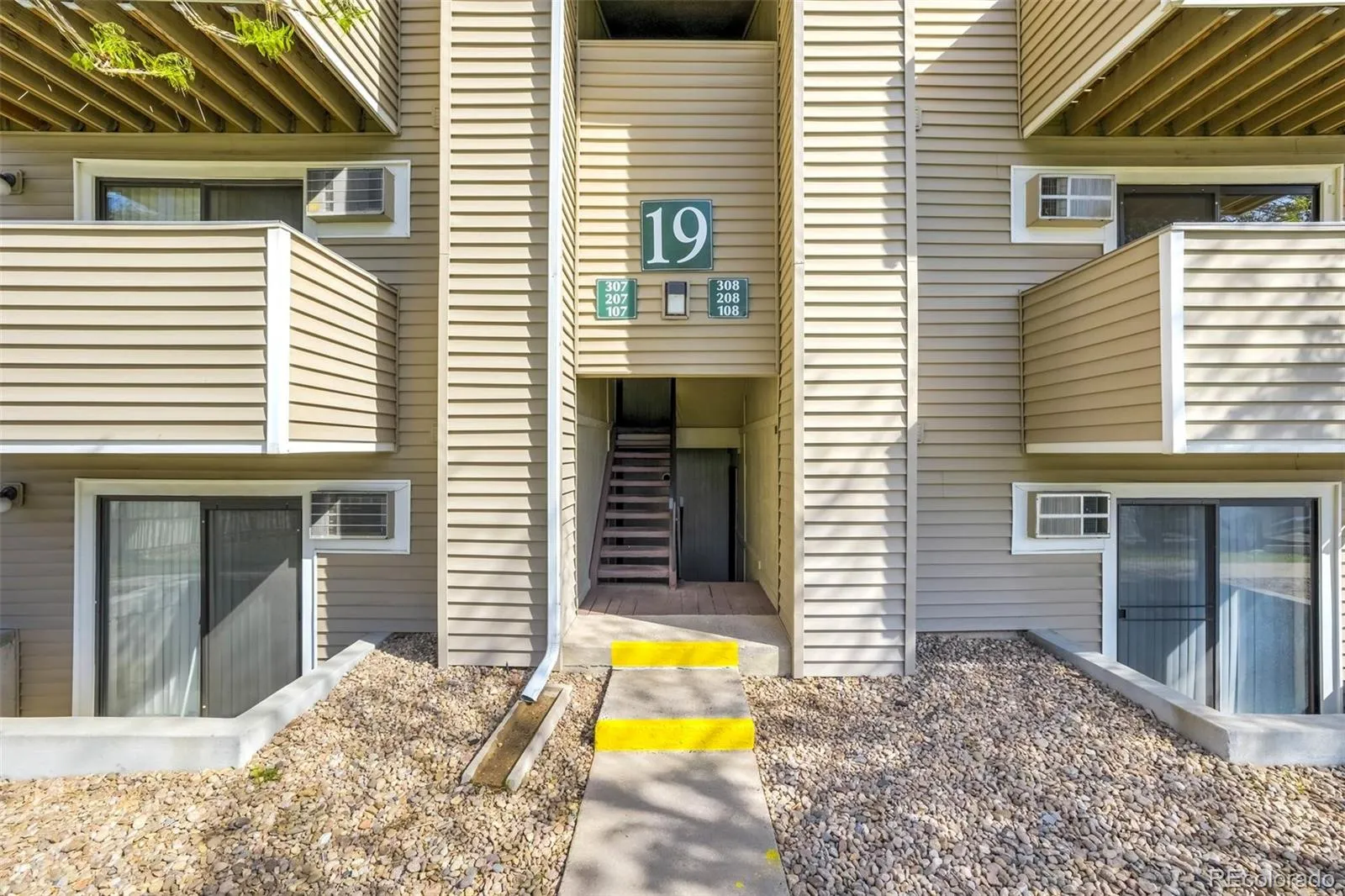 10150 E Virginia Avenue #19-208 Denver CO 80247 MLS #REC9702066 04222026205159 1600 3