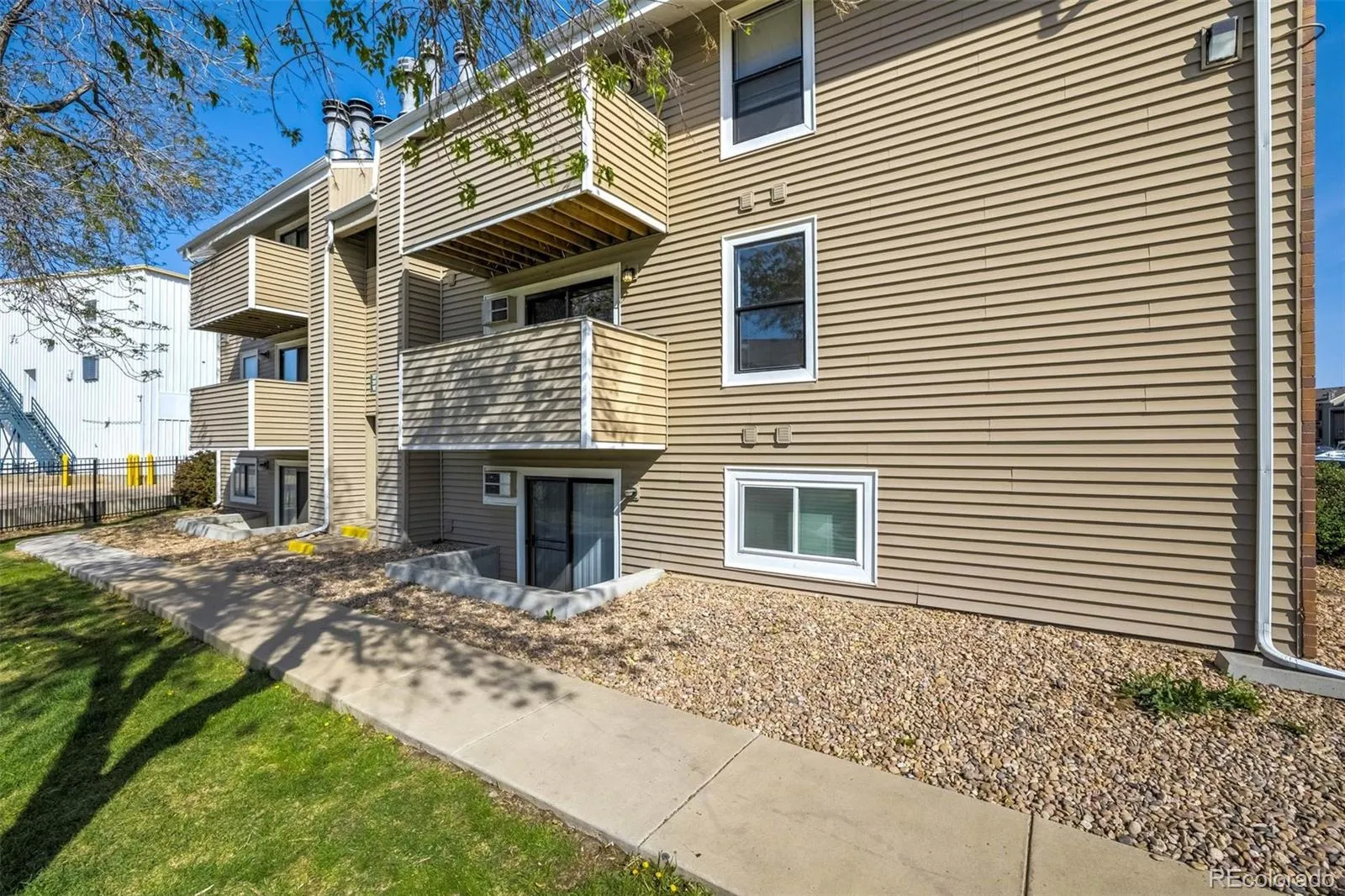 10150 E Virginia Avenue #19-208 Denver CO 80247 MLS #REC9702066 04222026205159 1600 34
