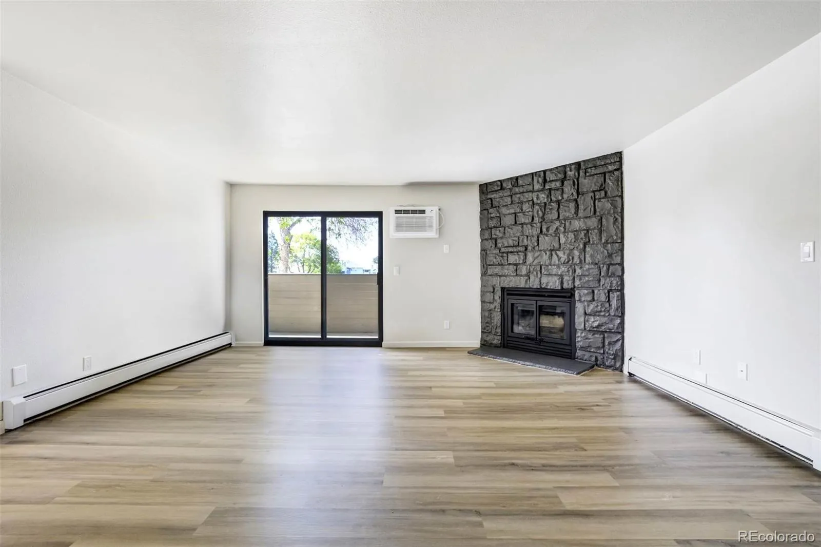 10150 E Virginia Avenue #19-208 Denver CO 80247 MLS #REC9702066 04222026205159 1600 4