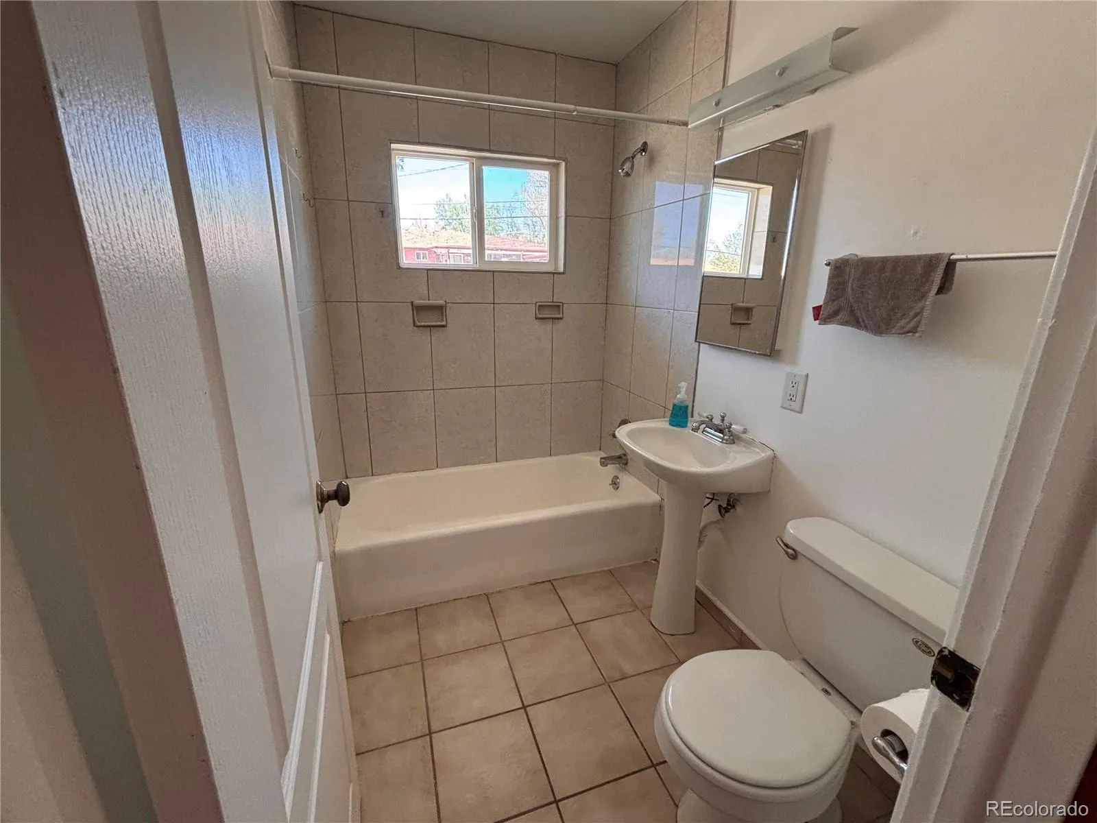 2771 S Perry Street Denver CO 80236 MLS #REC9703242 05032026001151 1600 14