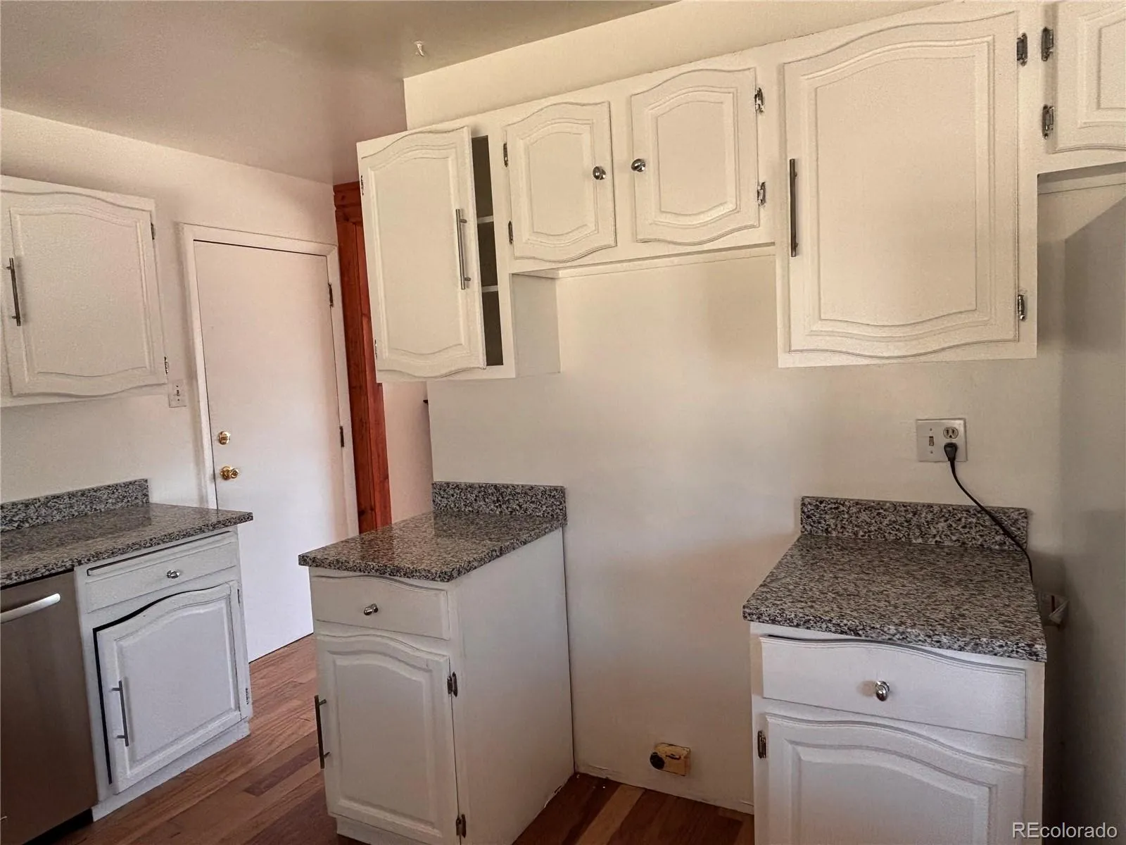 2771 S Perry Street Denver CO 80236 MLS #REC9703242 05032026001151 1600 8