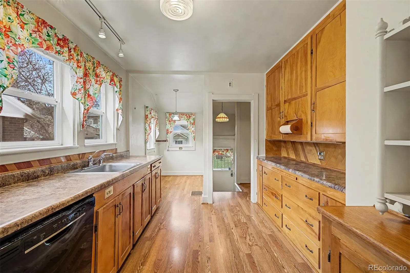 617 S Vine Street Denver CO 80209 MLS #REC9704326 04232026200626 1600 11