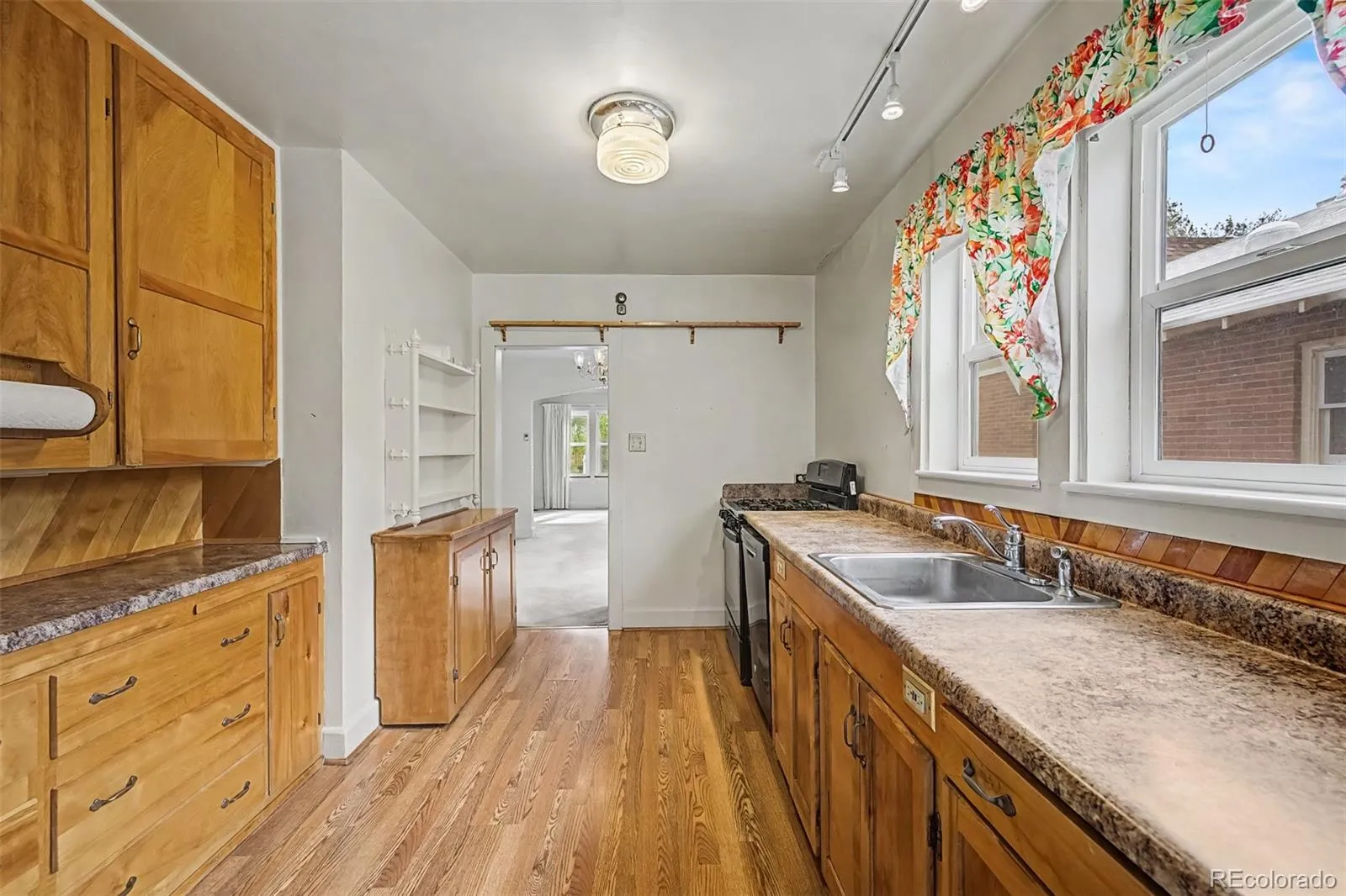 617 S Vine Street Denver CO 80209 MLS #REC9704326 04232026200626 1600 13