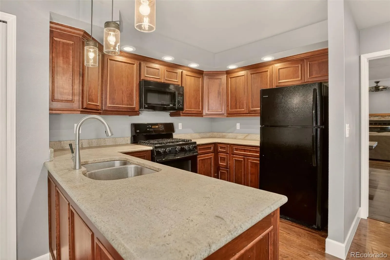 10000 E Yale Avenue #41 Denver CO 80231 MLS #REC9712524 04162026162502 1600 17