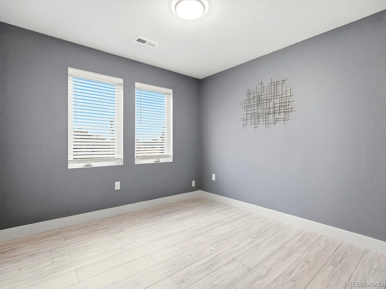 550 S Raleigh Street Denver CO 80219 | MLS #REC9716306 09262026055312 1600 26