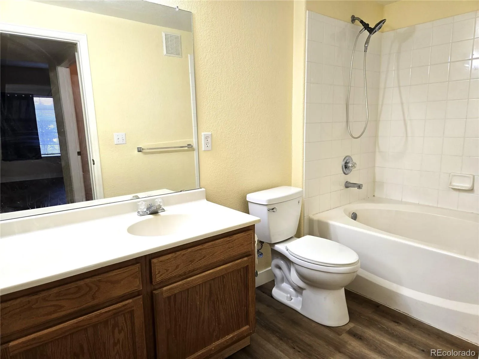 9984 E Carolina Circle #101 Aurora CO 80247 MLS #REC9716526 05152026201728 1600 10