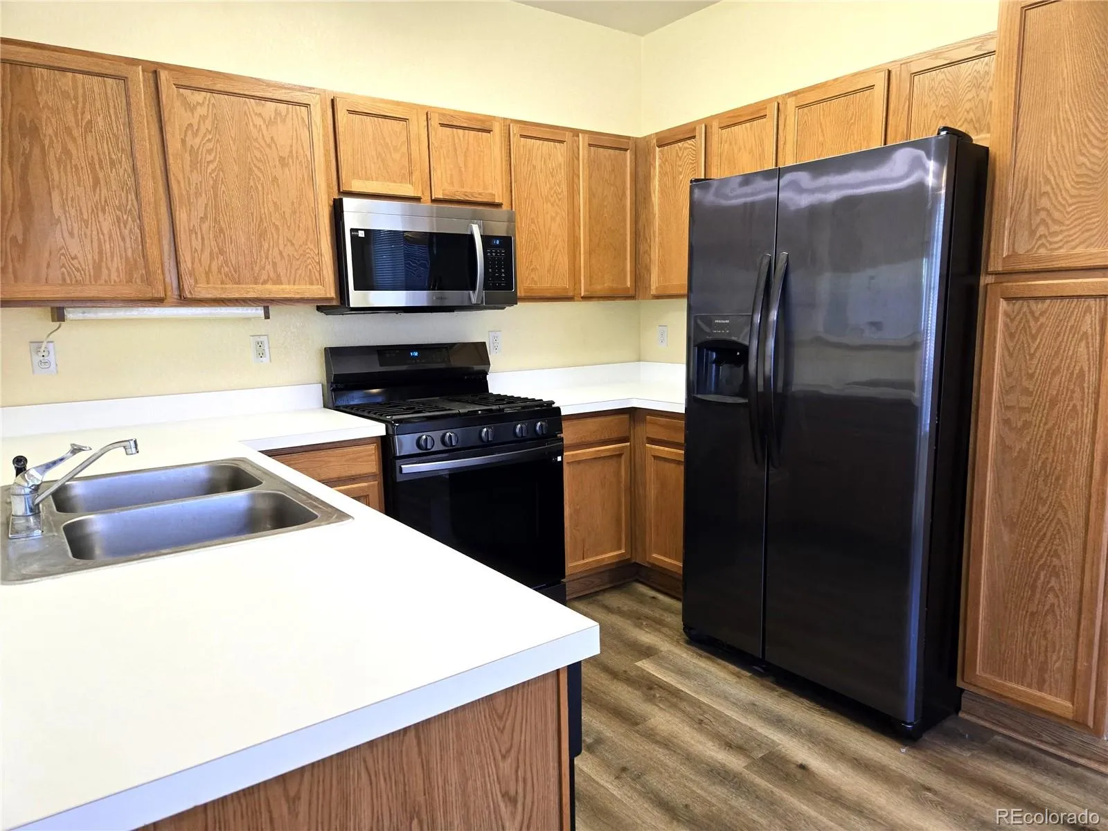 9984 E Carolina Circle #101 Aurora CO 80247 MLS #REC9716526 05152026201728 1600 5
