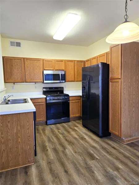 9984 E Carolina Circle #101 Aurora CO 80247 MLS #REC9716526 05152026201728 800 3