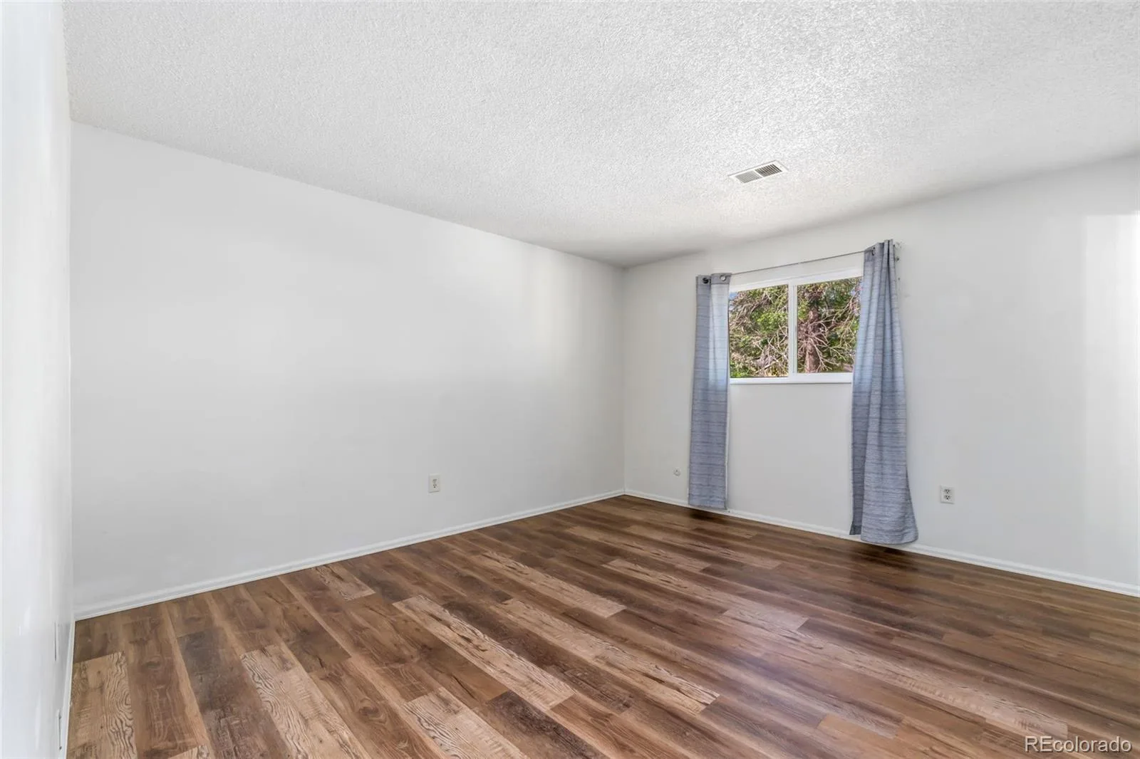 2205 Lincoln Street Longmont CO 80501 MLS #REC9717400 06012026015501 1600 19