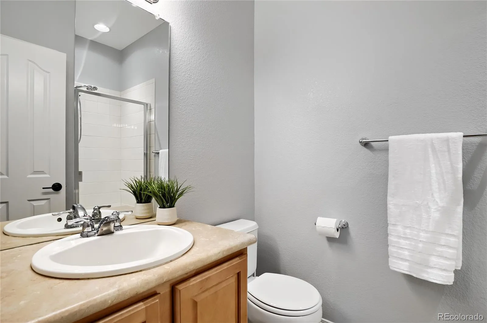 6441 S Millbrook Way Aurora CO 80016 MLS #REC9717678 05022026054535 1600 14