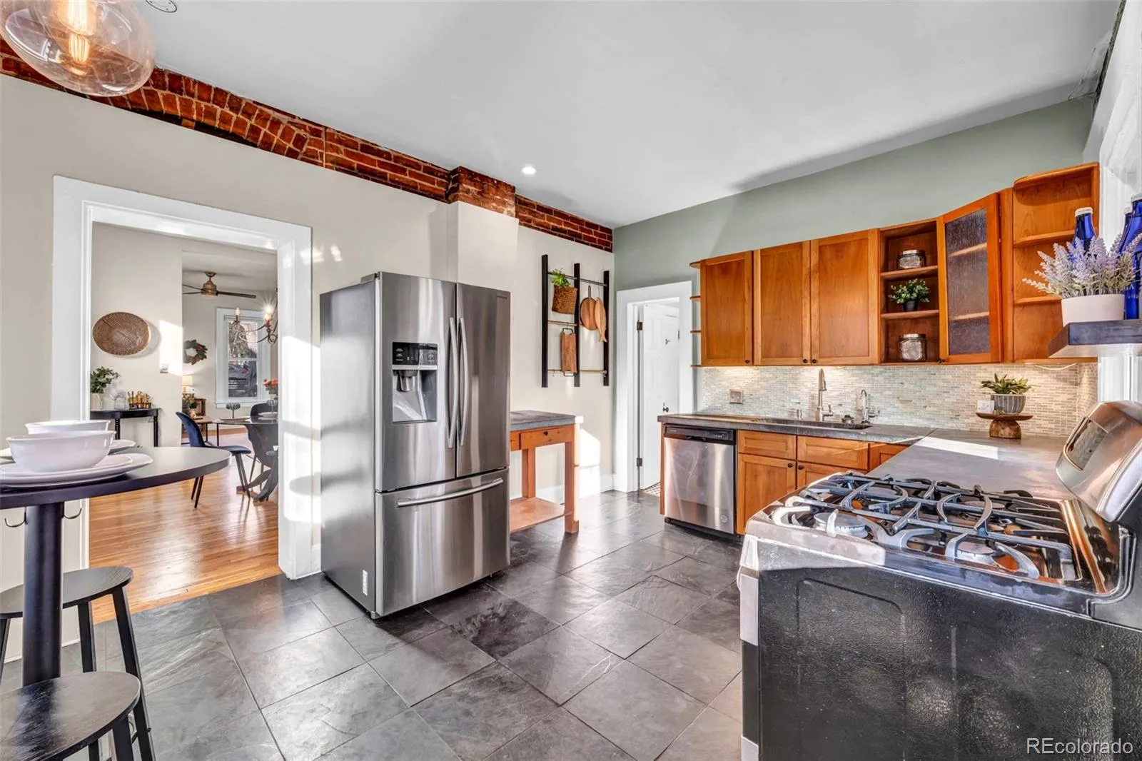 04062026161947 1600 18