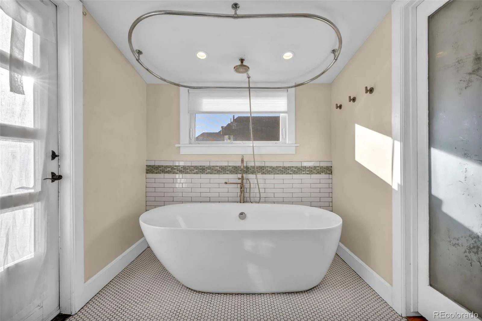 04062026161947 1600 24