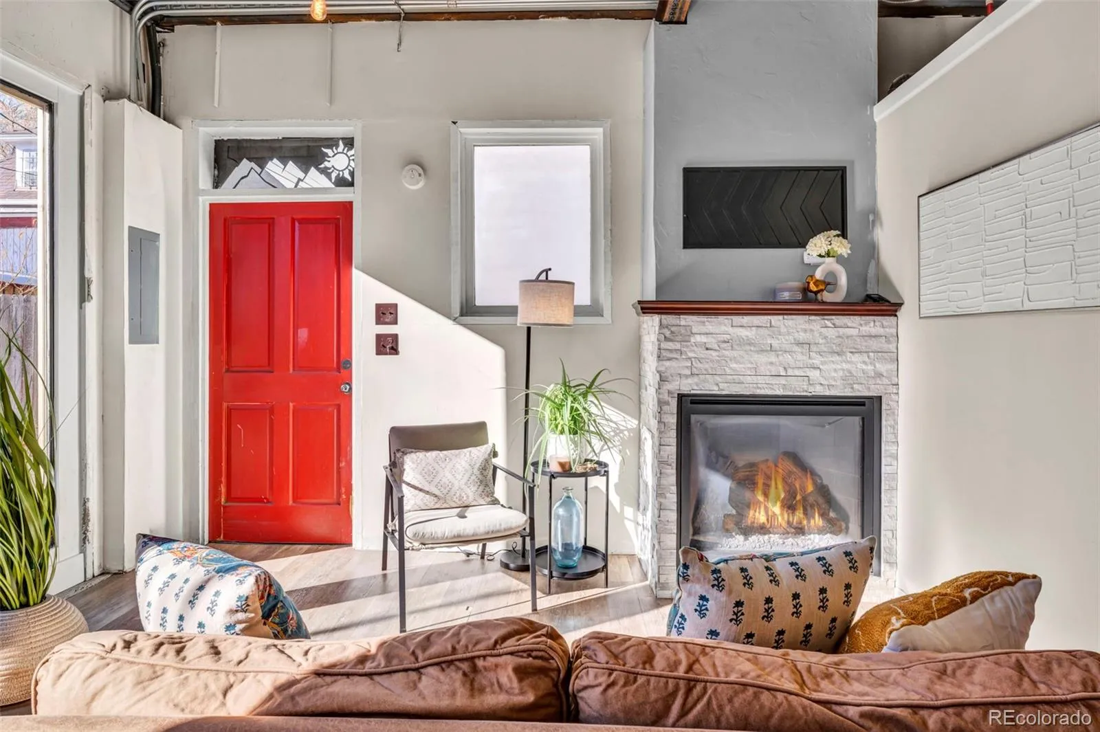 04062026161947 1600 33