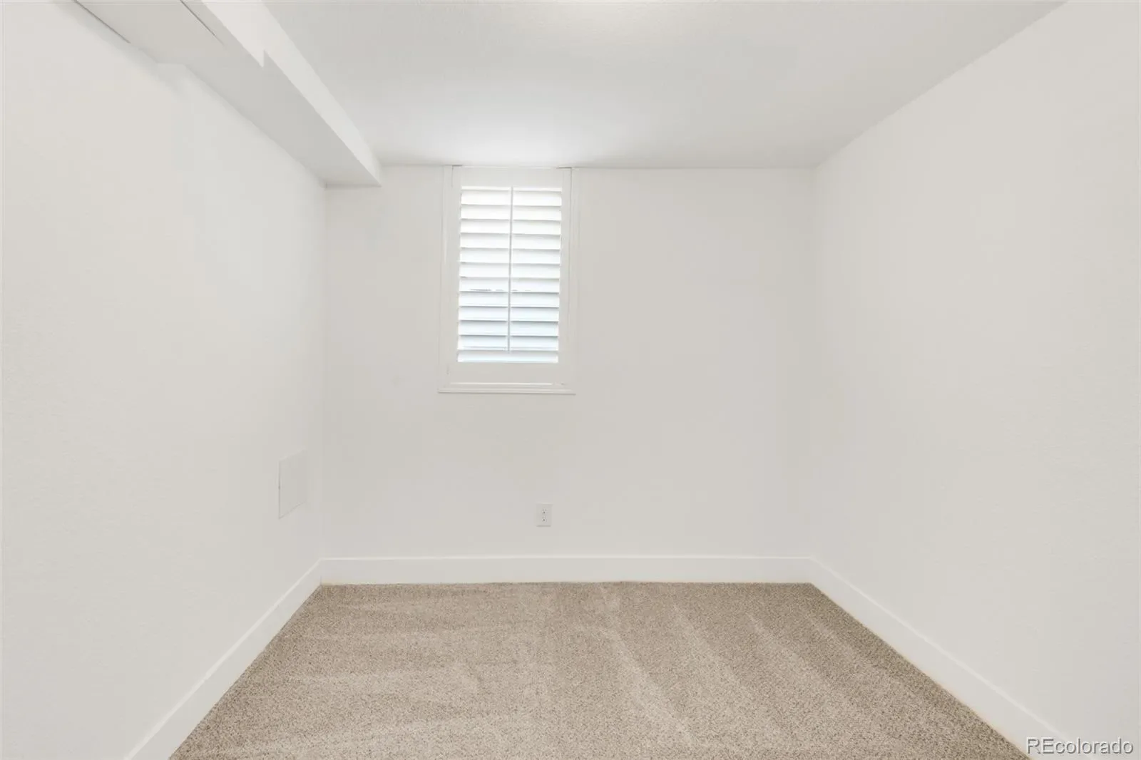 03232026234900 1600 33