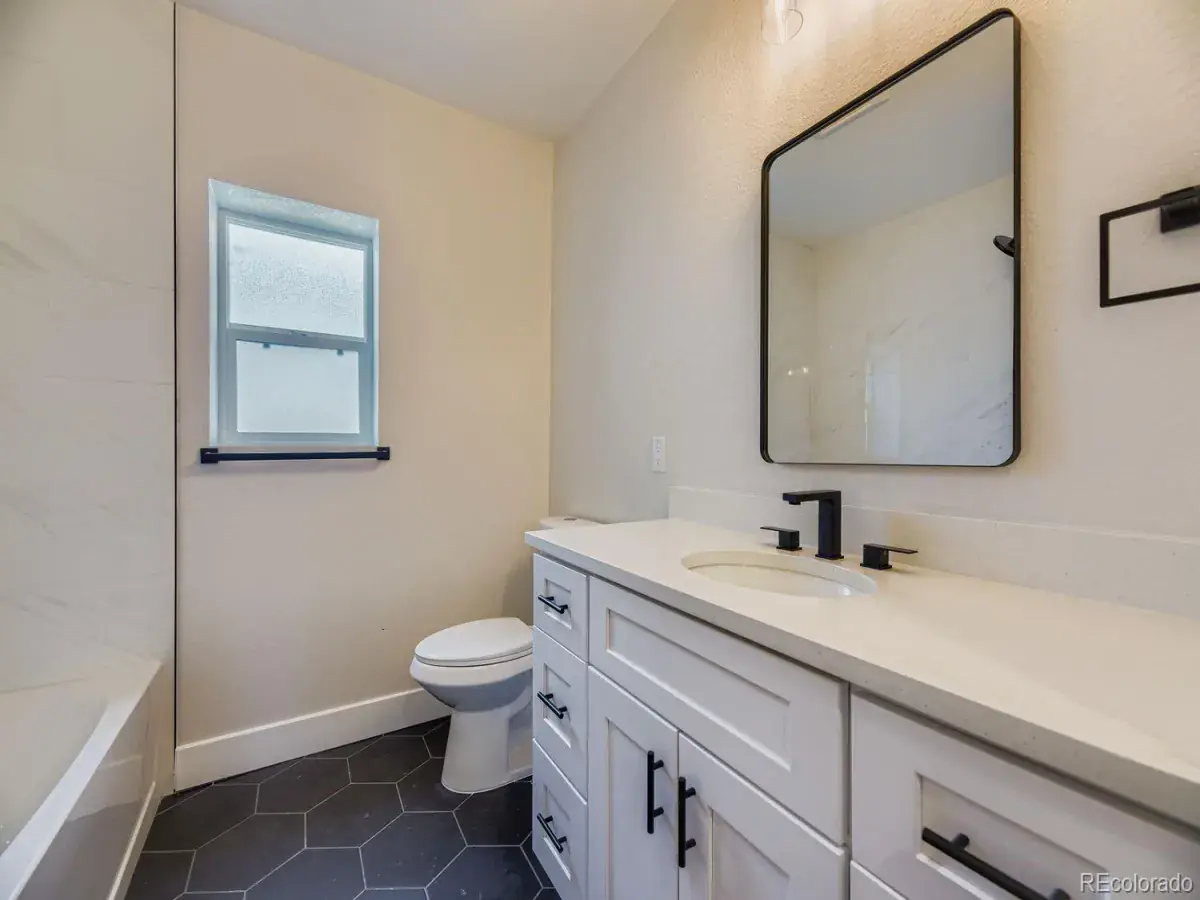 02122026000423 1200 8