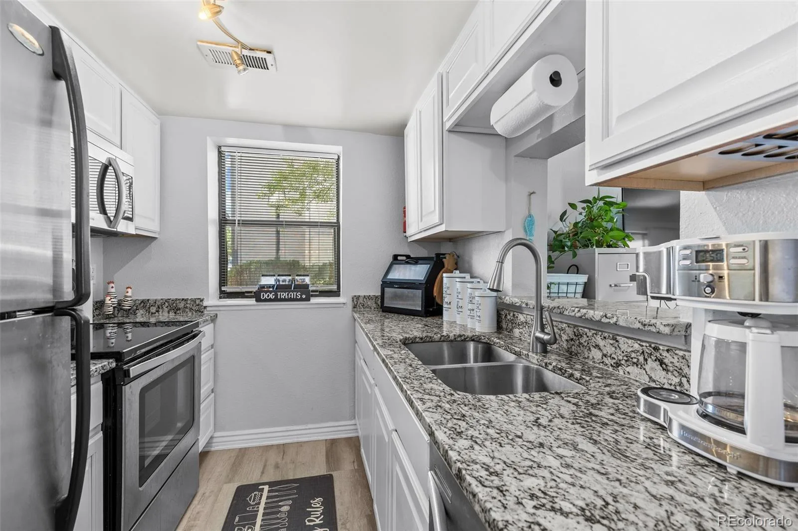 9867 E Peakview Avenue #E1 Englewood CO 80111 MLS #REC9720364 06122026204557 1600 2