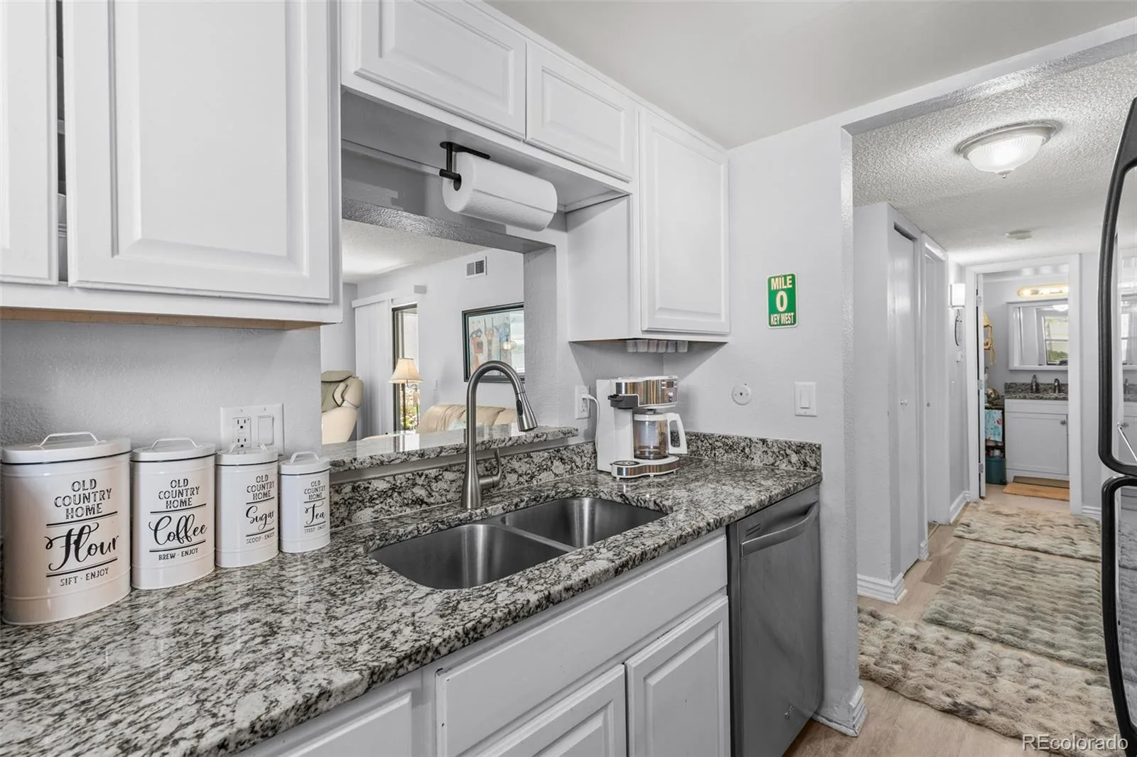 9867 E Peakview Avenue #E1 Englewood CO 80111 MLS #REC9720364 06122026204557 1600 3