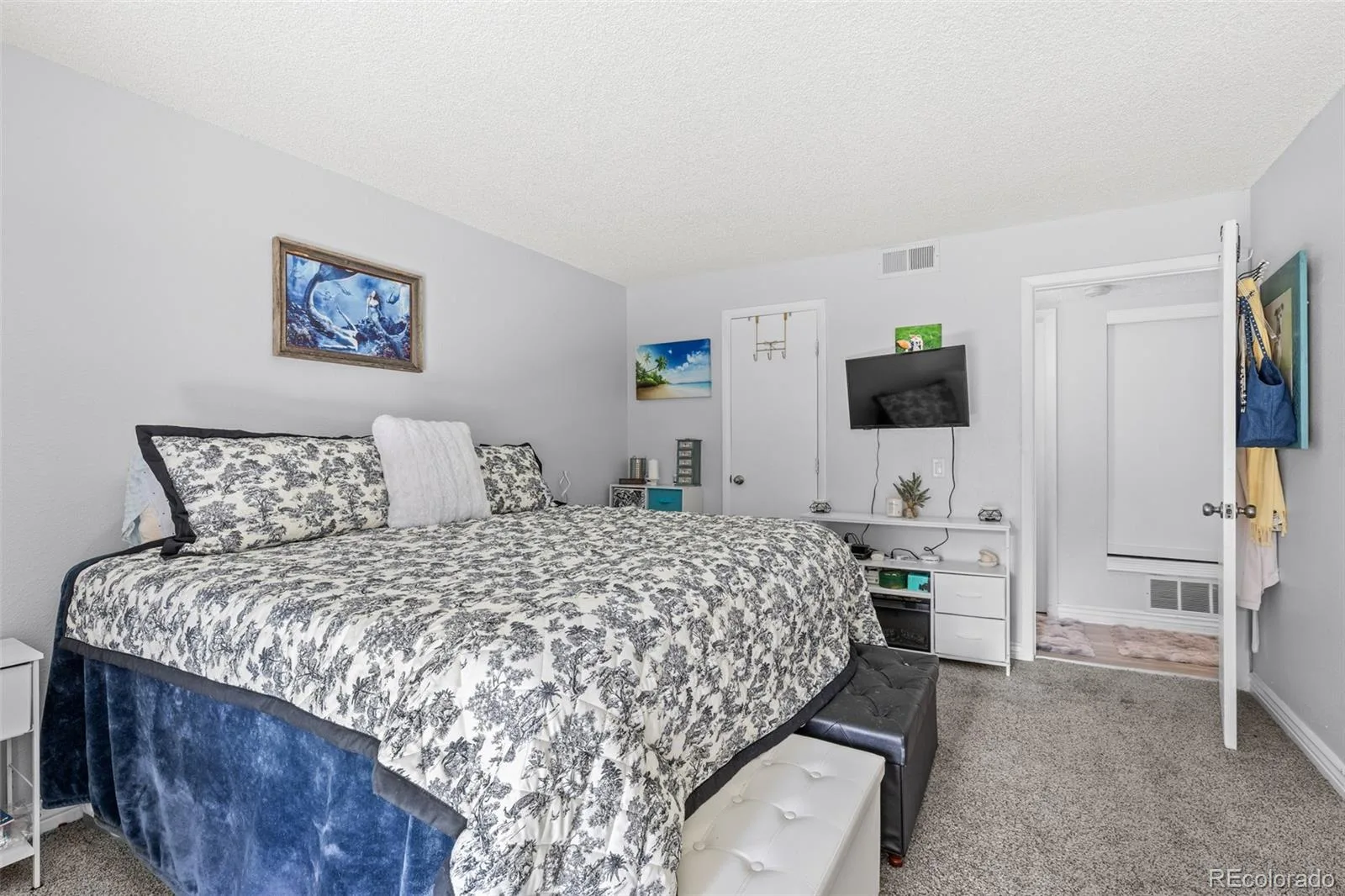9867 E Peakview Avenue #E1 Englewood CO 80111 MLS #REC9720364 06122026204557 1600 9