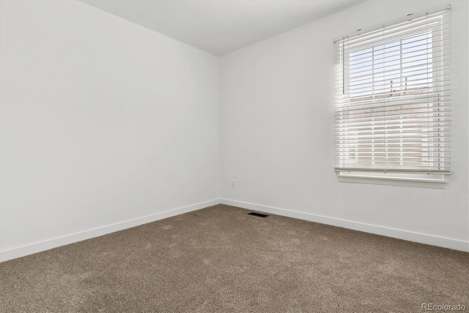 1811 S Quebec Way #222 Denver CO 80231 MLS #REC9723742 05012026173325 1600 13