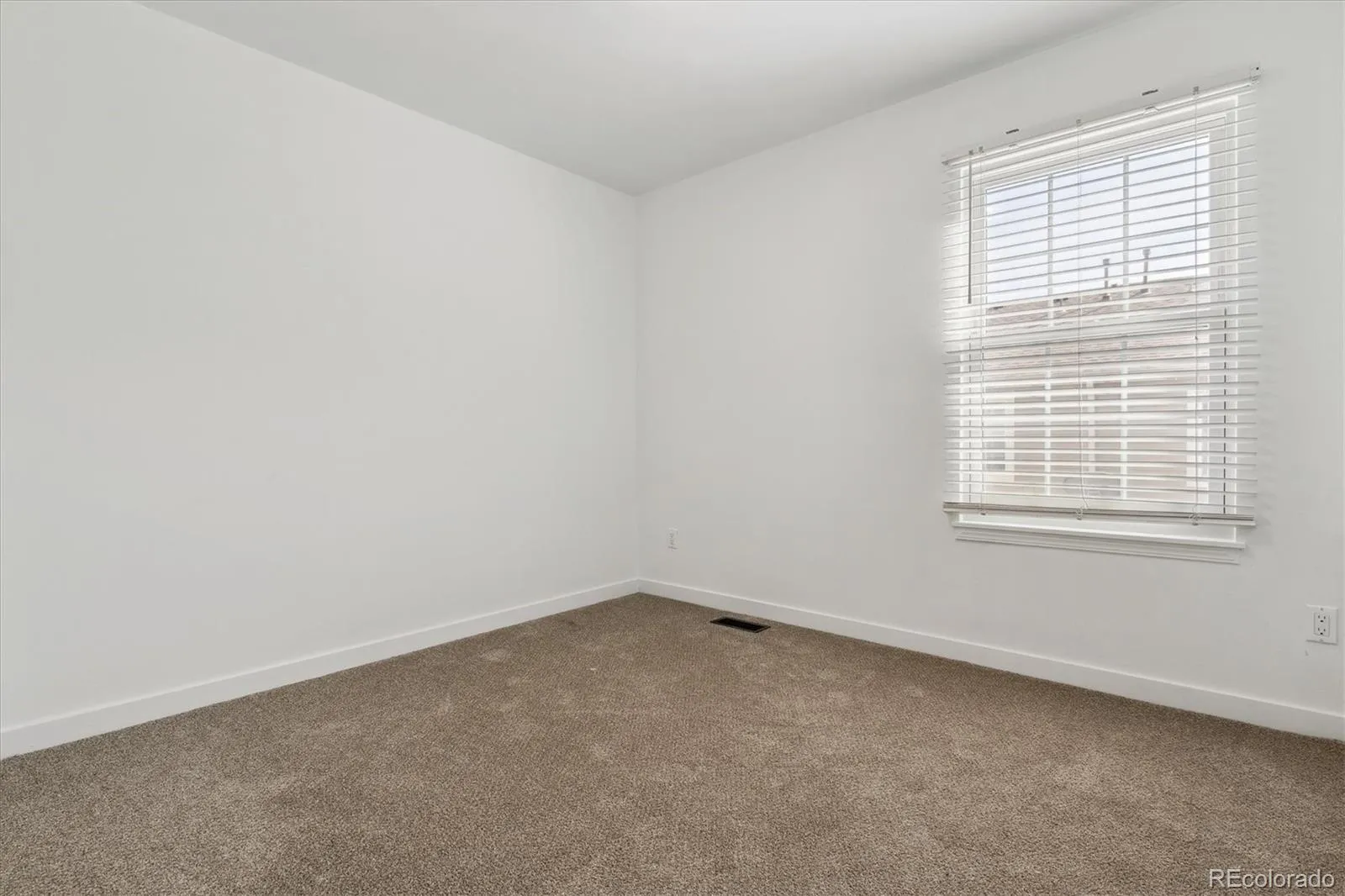 1811 S Quebec Way #222 Denver CO 80231 MLS #REC9723742 05012026173325 1600 18