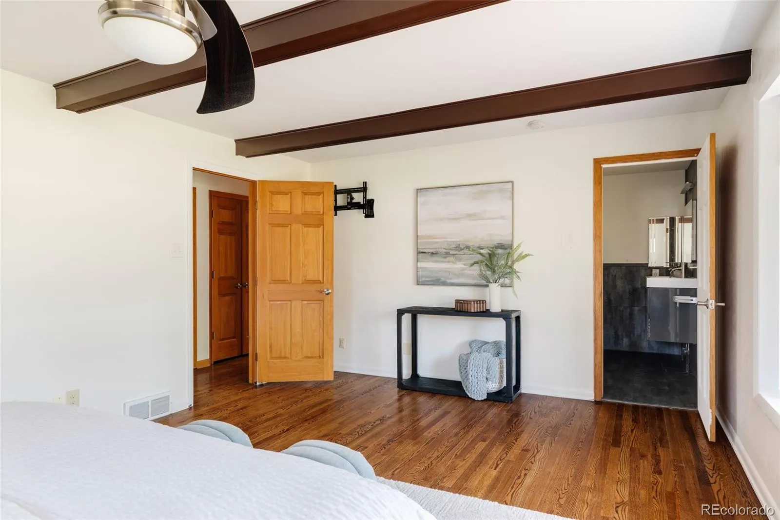 04202026165339 1600 25