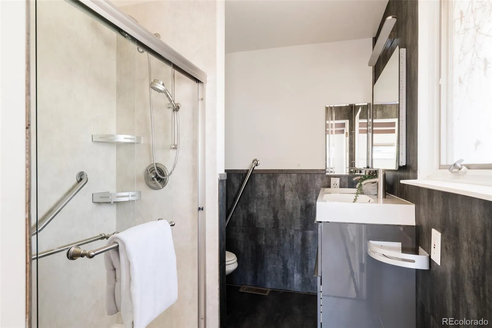 04202026165339 1600 26