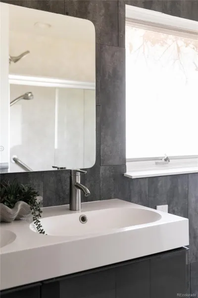 04202026165339 800 27