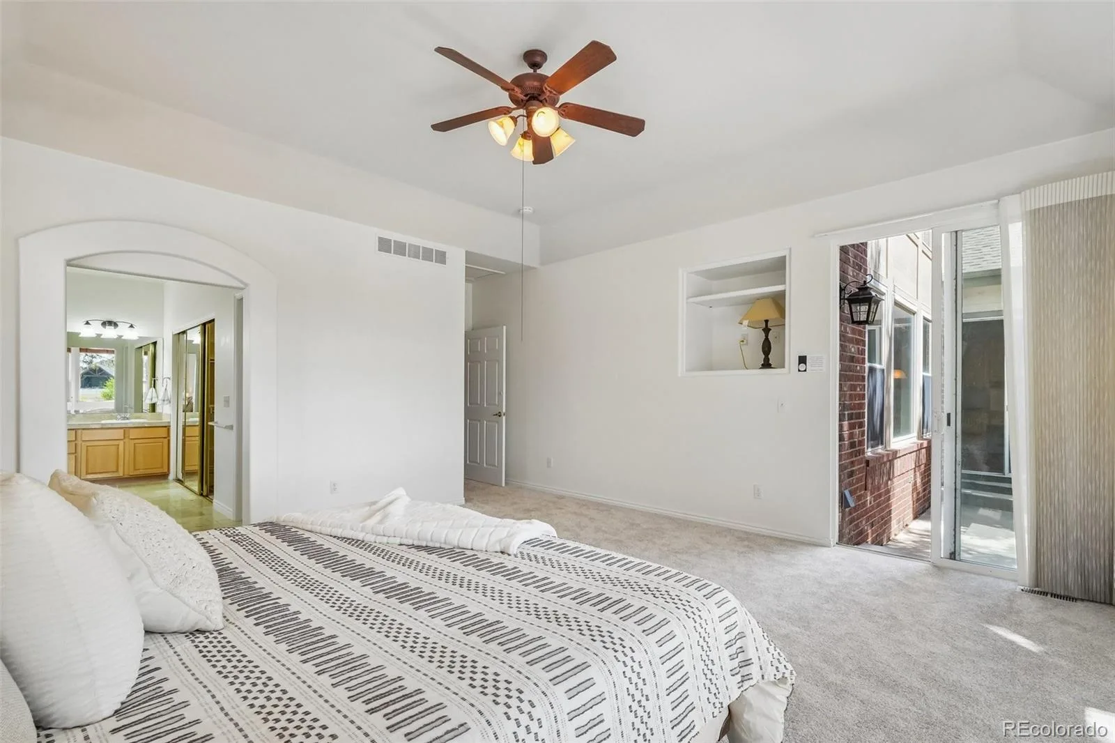 14890 E Maplewood Drive Centennial CO 80016 | MLS #REC9729216 07172026002652 1600 25