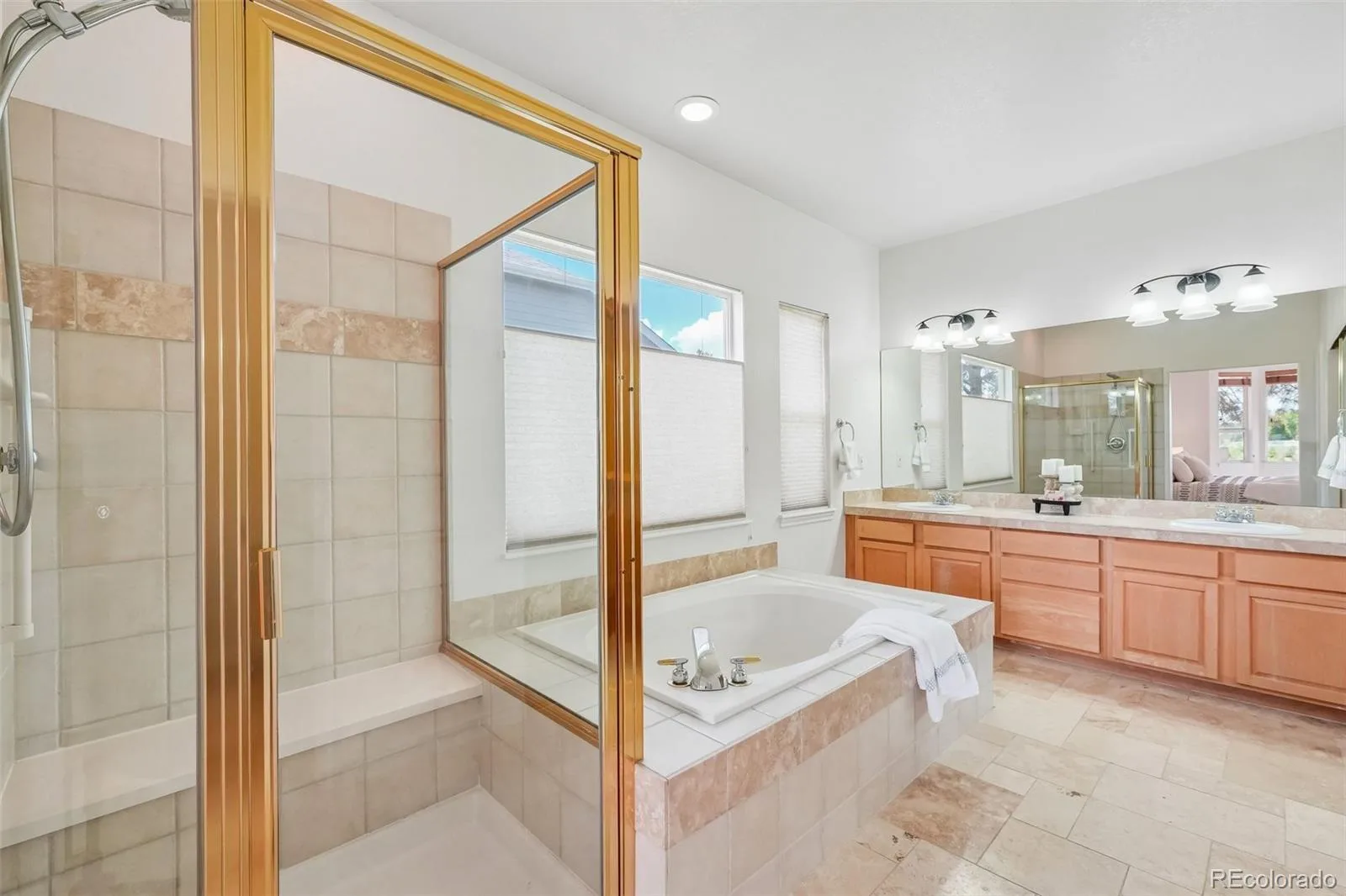 14890 E Maplewood Drive Centennial CO 80016 | MLS #REC9729216 07172026002652 1600 27