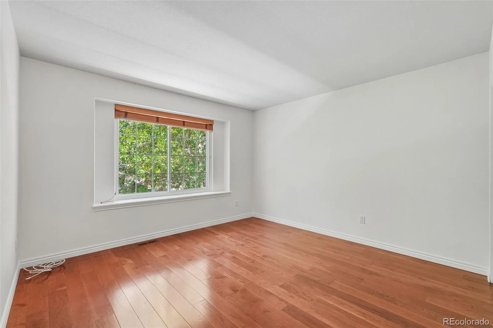 14890 E Maplewood Drive Centennial CO 80016 | MLS #REC9729216 07172026002652 1600 34