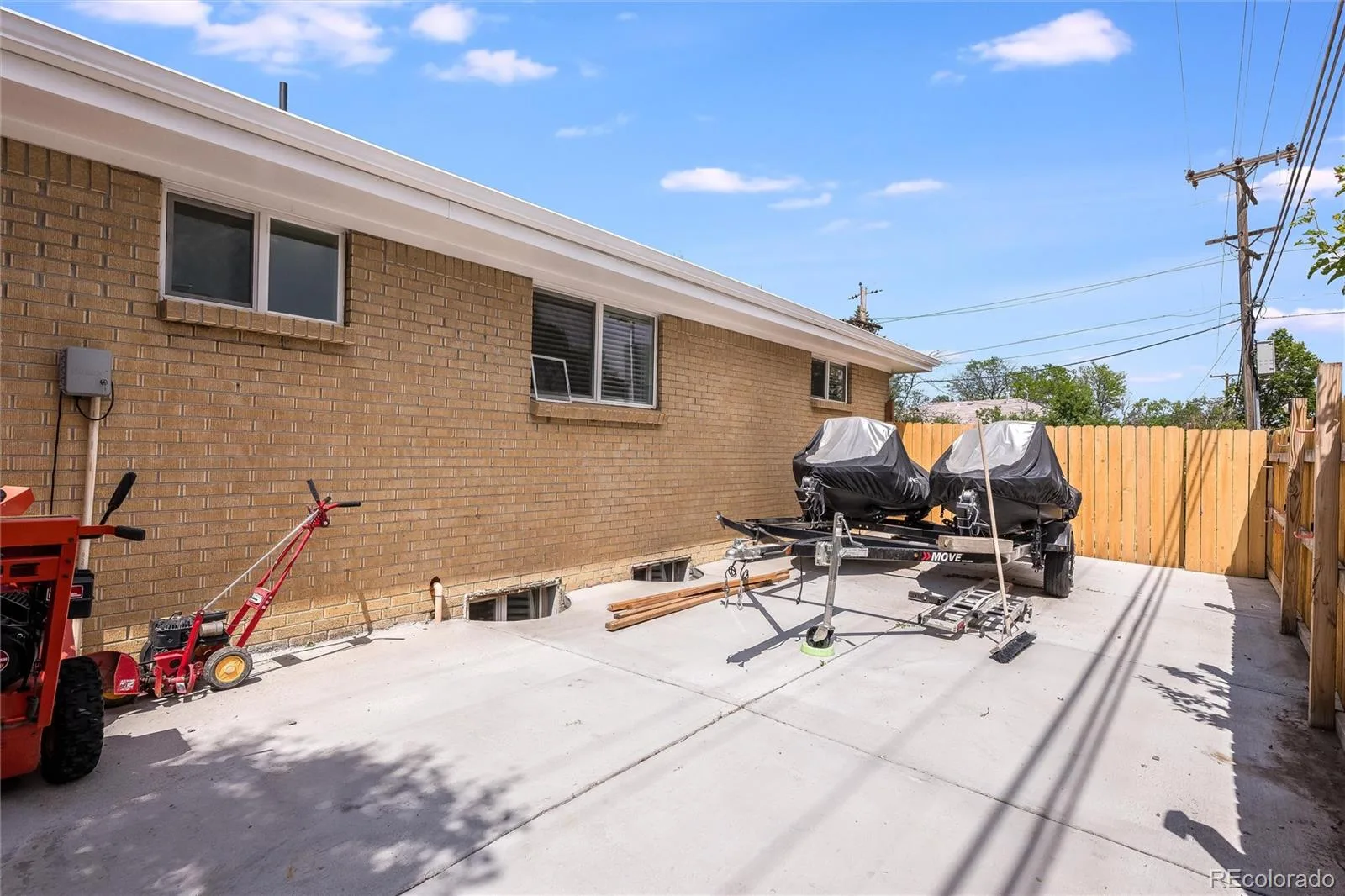 402 Ursula Street Aurora CO 80011 MLS #REC9729773 06102026211225 1600 29