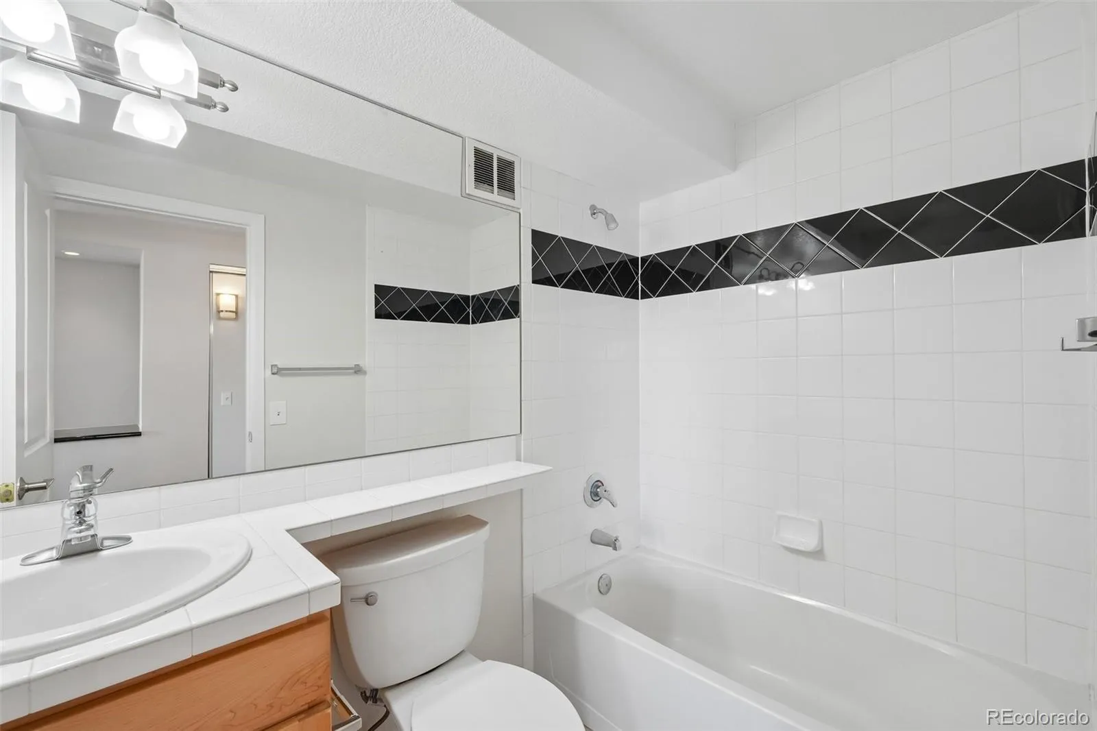 1150 Vine Street #806 Denver CO 80206 MLS #REC9729846 05142026213048 1600 15