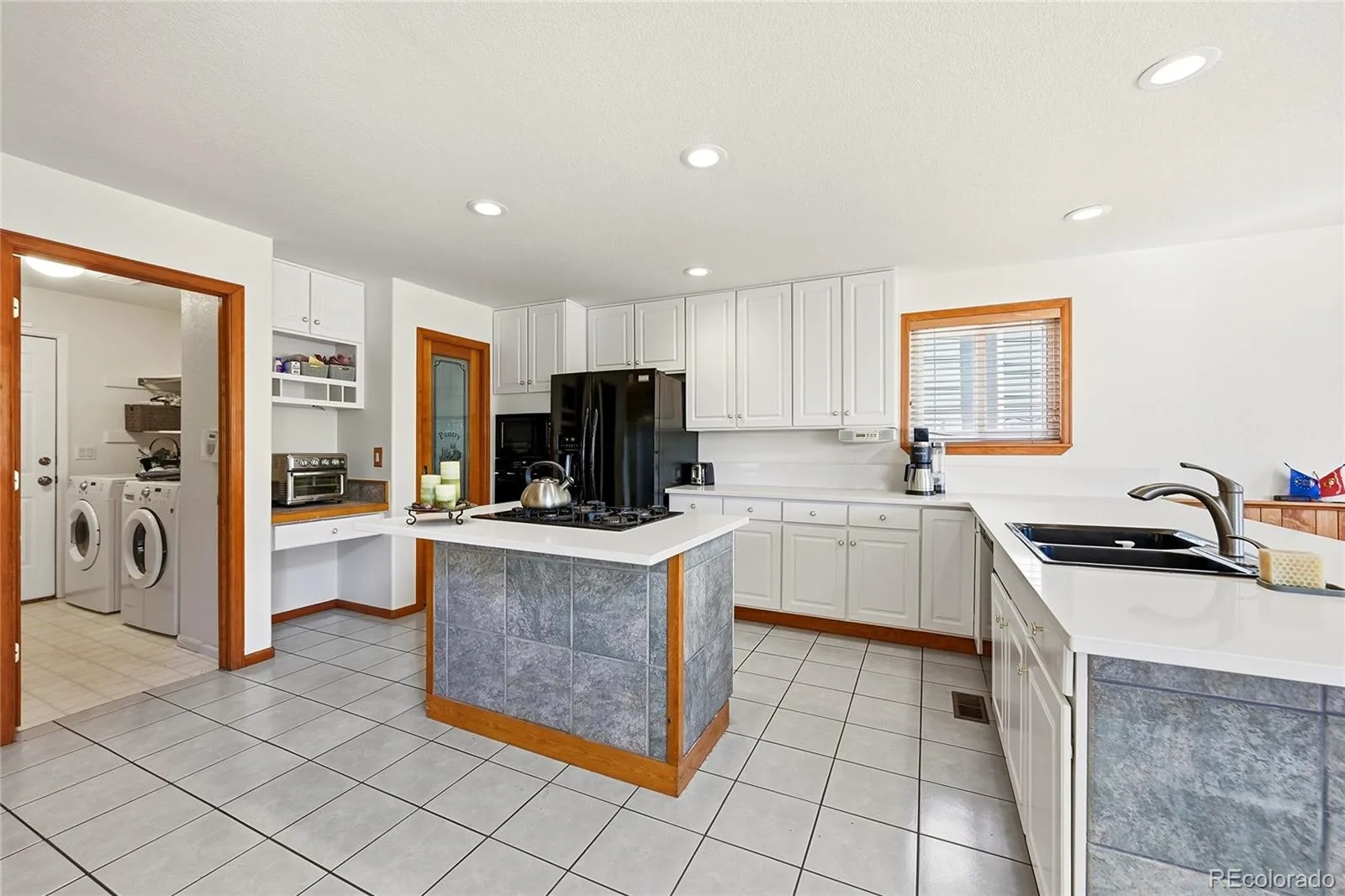 11285 W Coal Mine Drive Littleton CO 80127 | MLS #REC9730194 06102026203821 1600 18