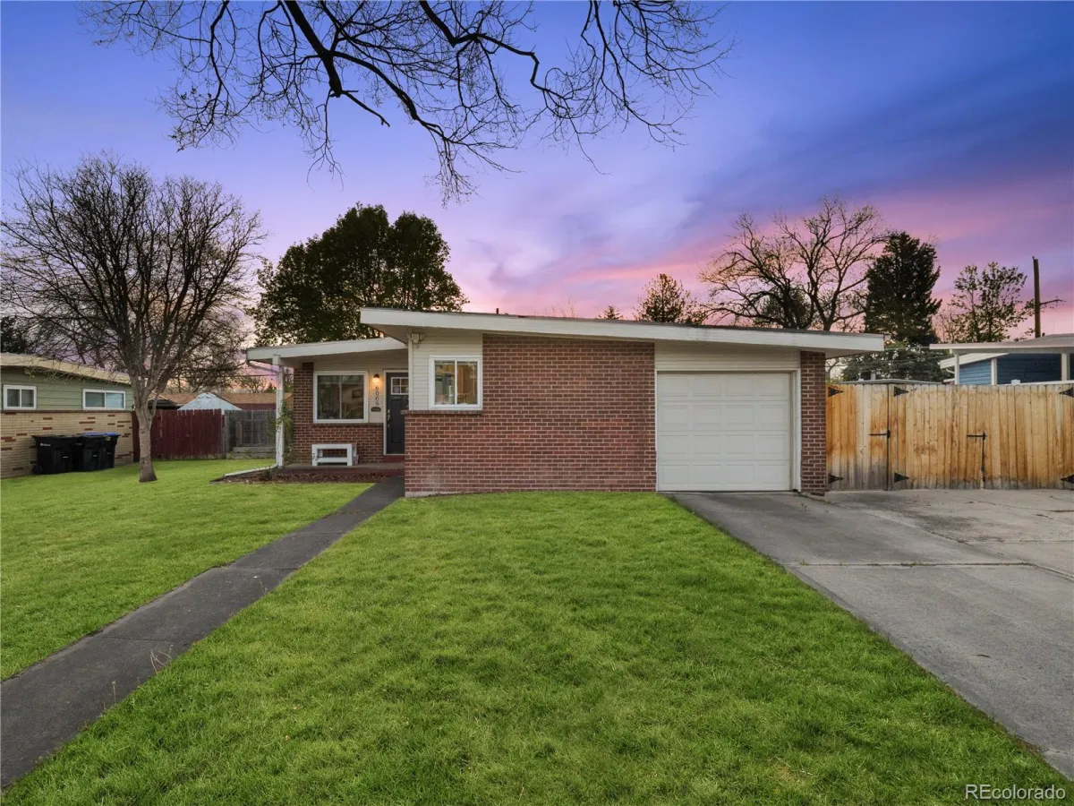 6009 Carr Street Arvada CO 80004 MLS #REC9735192 05142026171845 1200 18